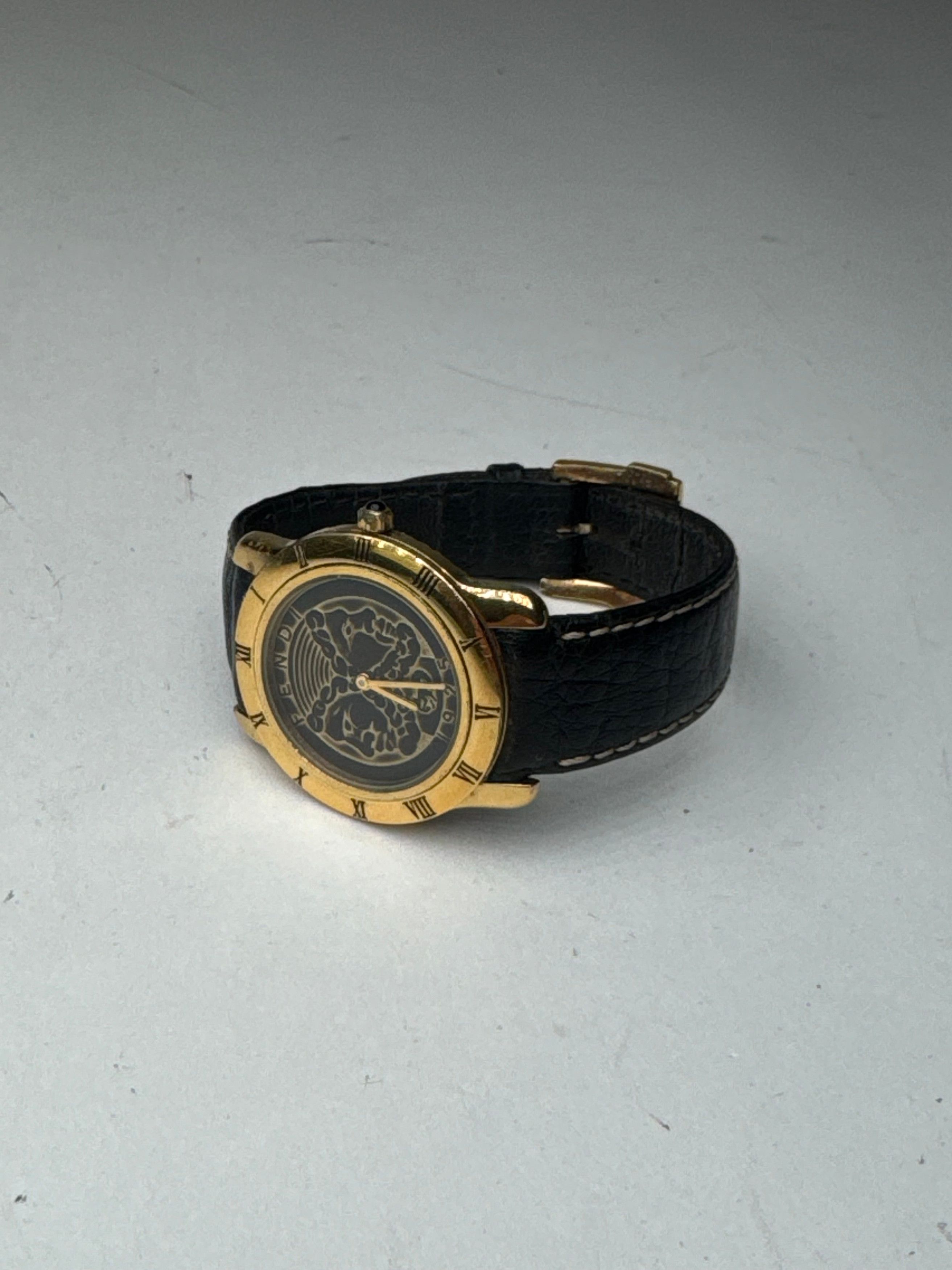 Fendi Vintage 2 Face Watch Gold black Size ONE SIZE - 1 Thumbnail