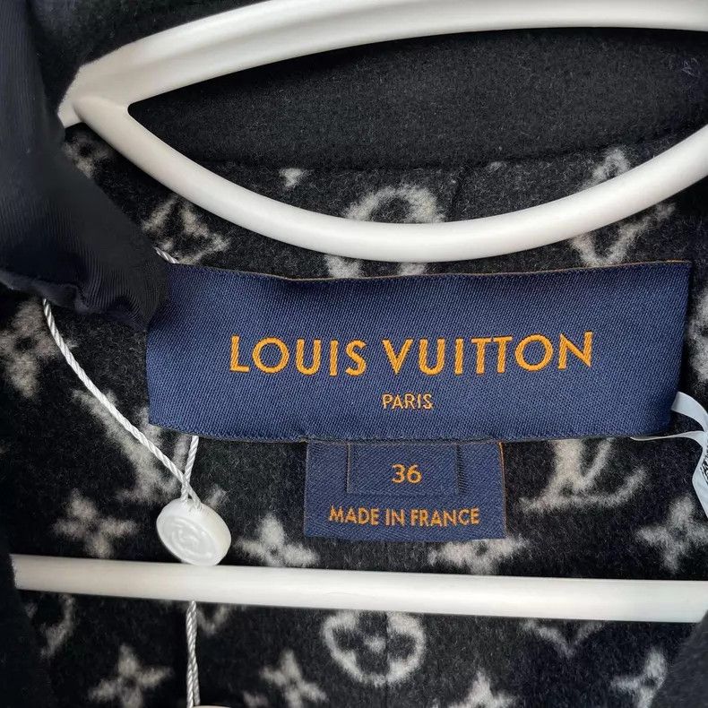 Louis Vuitton Louis Vuitton Wool lapel long-sleeve belted coat with pres Size XS / US 0-2 / IT 36-38 - 5 Thumbnail