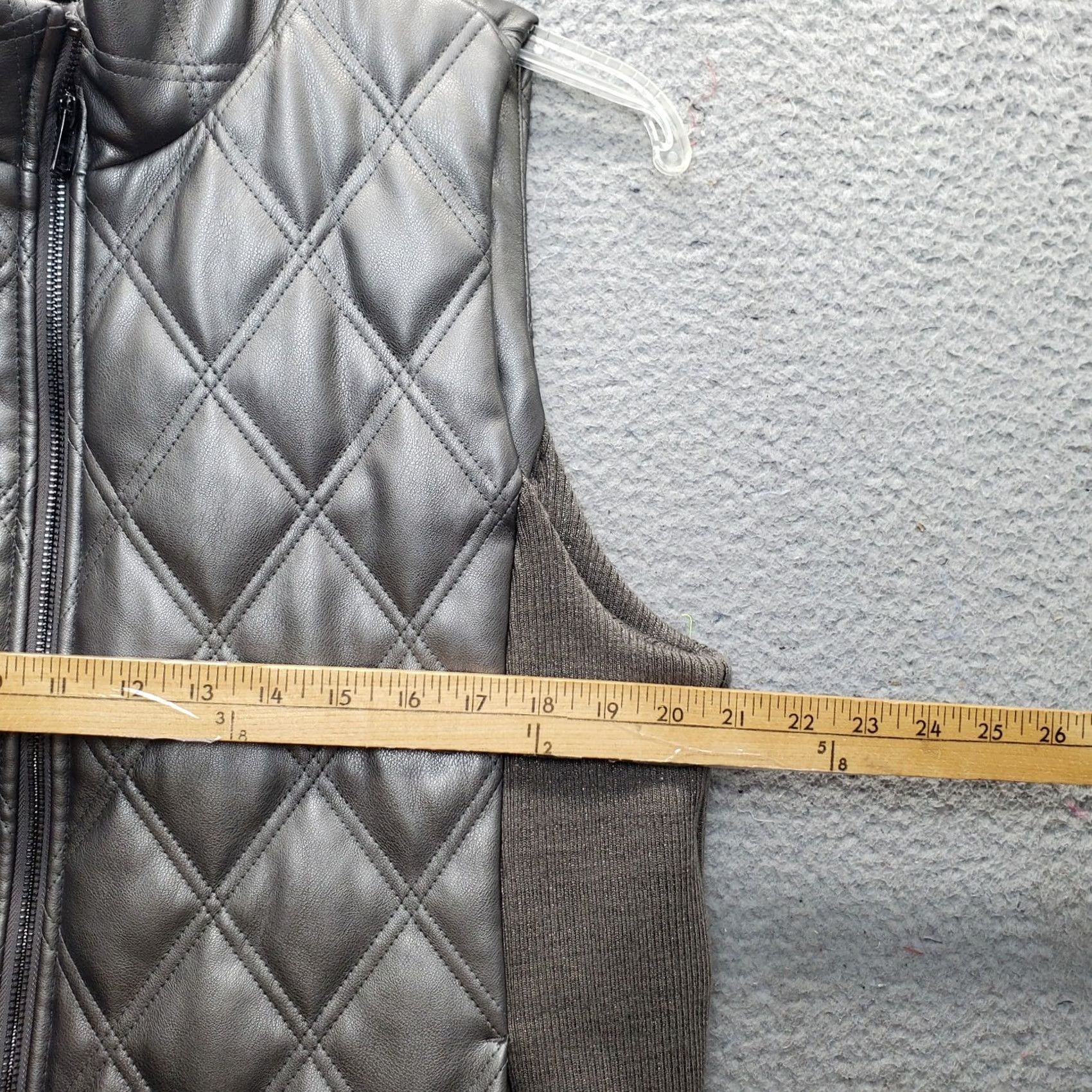 Vintage Chico's Quilted Vest Womens L Multi Faux Leather Lined Metallic Full Zip Shirt Women L Quilted Vest Size L / US 10 / IT 46 - 4 Thumbnail