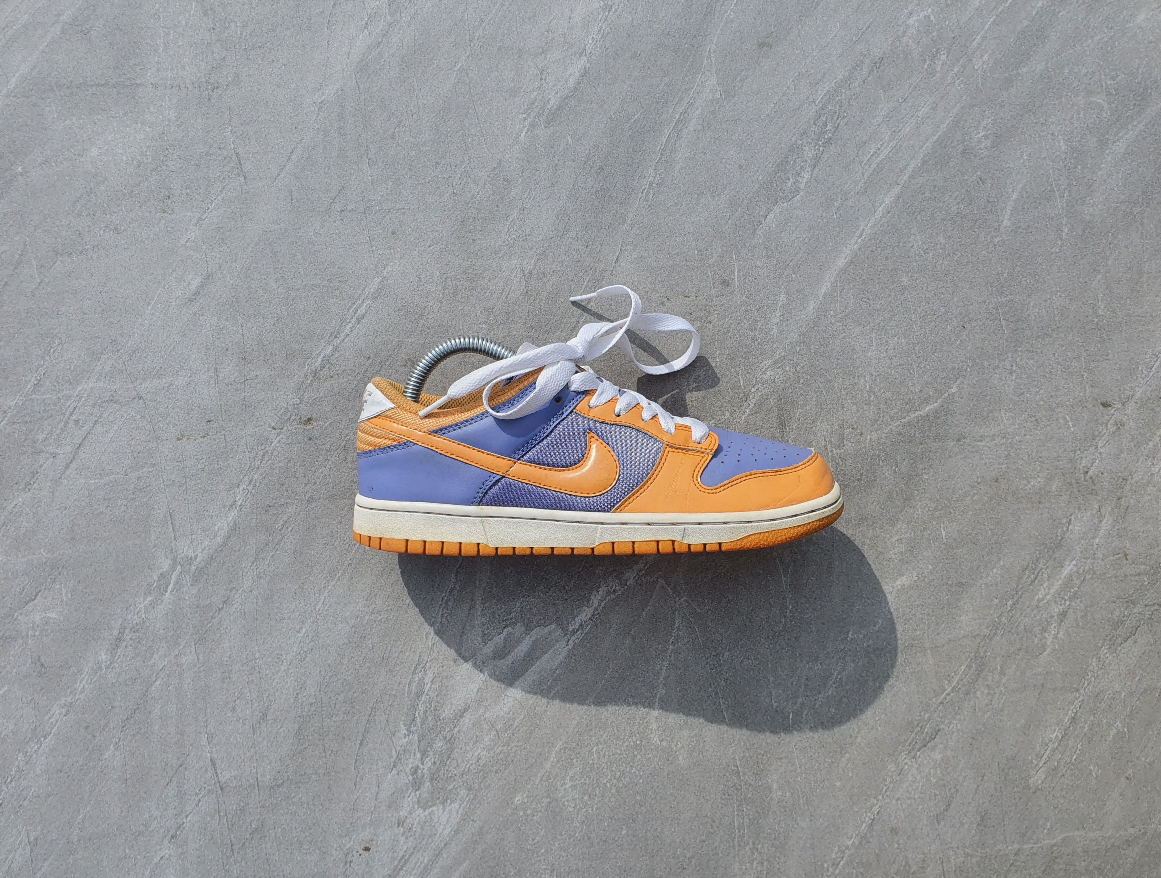 Nike 2008 Vintage Nike Dunk Low LA LAKERS Size US 6 / EU 39 - 1 Thumbnail