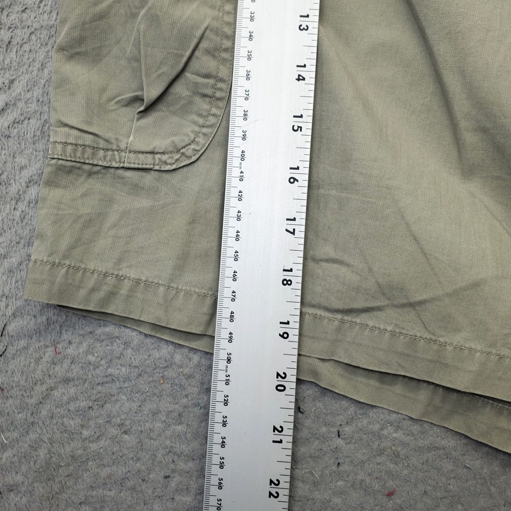 Vintage Columbia Mens Cargo Shorts 38 Tan Pleated Utility Pocket Elastic Waist 7.75 Inseam Size US 38 / EU 54 - 4 Thumbnail
