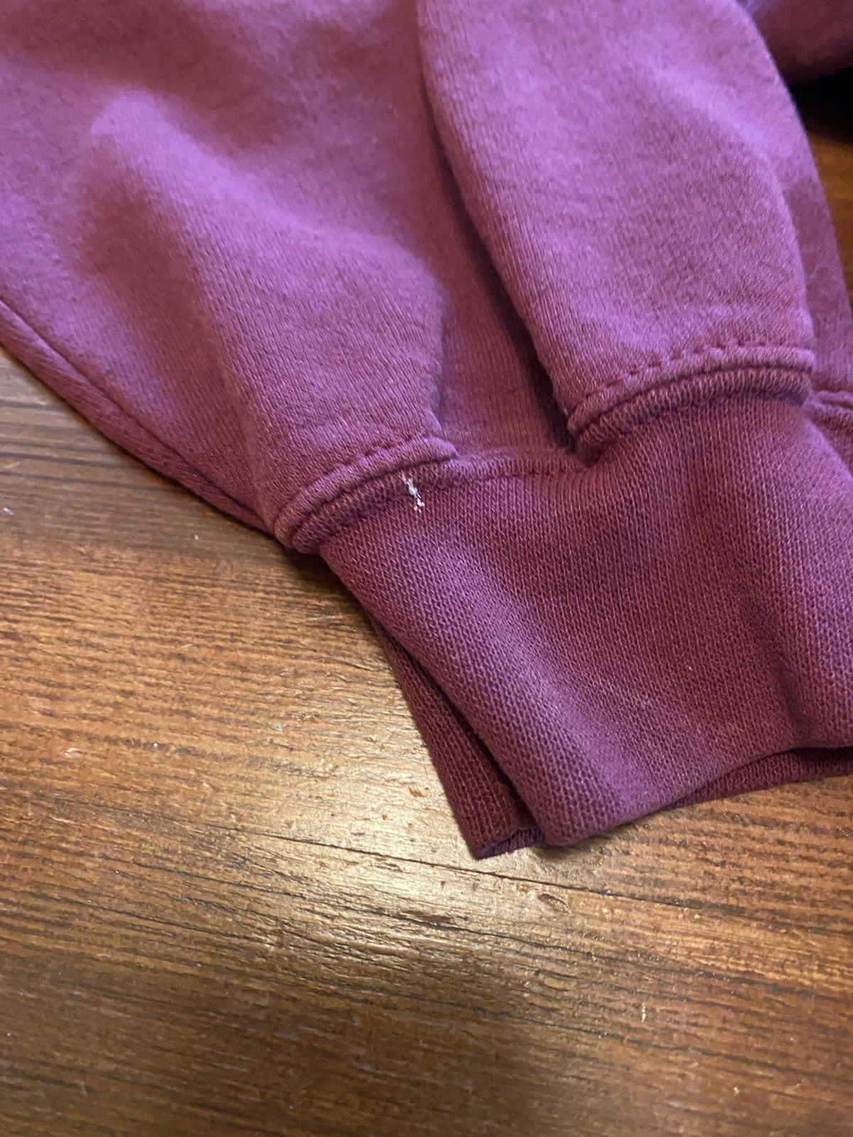 Gildan × Vintage Vintage 90’s Howling Wolf Maroon Crewneck Sweatshirt Size US XL / EU 56 / 4 - 16 Thumbnail