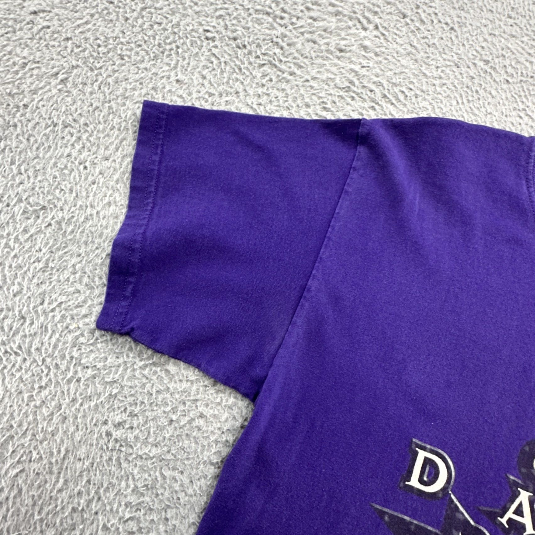 Vintage VINTAGE Rare Dark Lotus Black Rain 2004 Y2K Purple T-Shirt Large Shirt Men Cotton Gildan 5000 Music Limited Edition Twiztid ICP-1990s 2000s Womens? Size US L / EU 52-54 / 3 - 6 Thumbnail