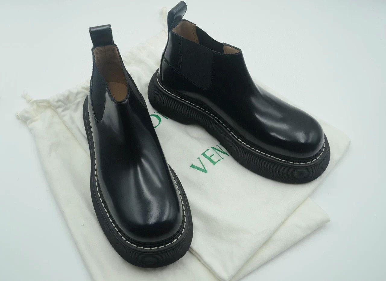 Bottega Veneta BV men's thick sole chelsea boots black Size US 10 / EU 43 - 1 Thumbnail