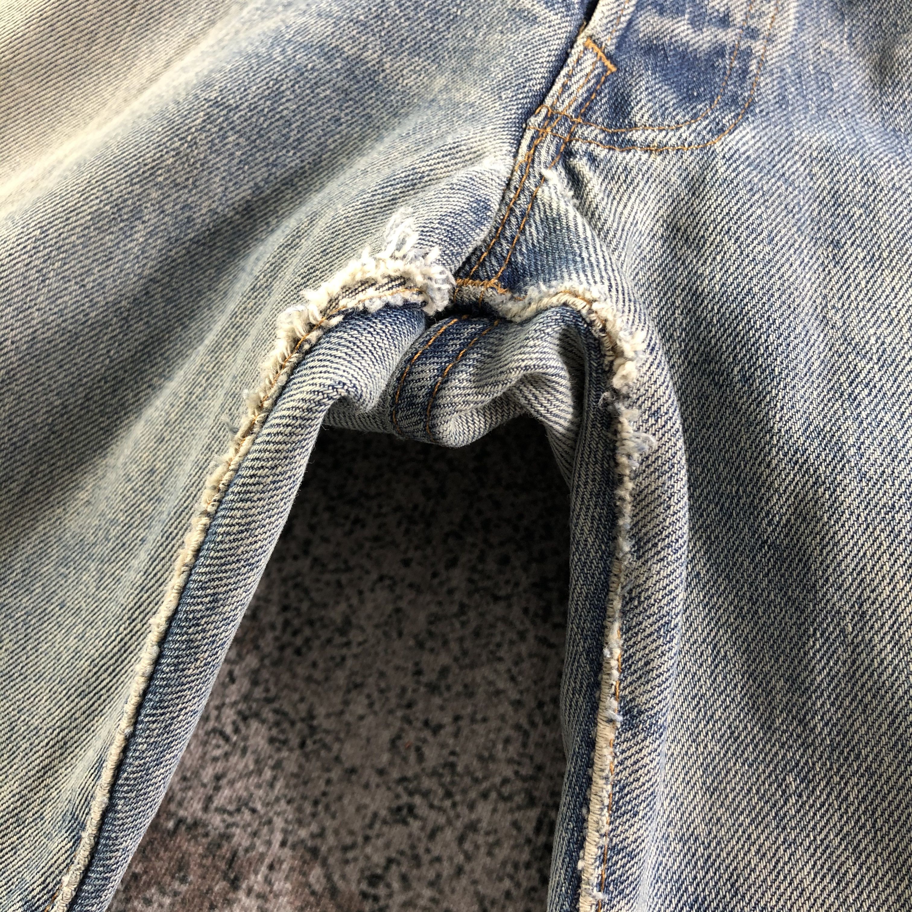 Levi's Vintage Levis 501 Jeans Faded Blue Denim KJ2300 Size US 31 - 8 Thumbnail