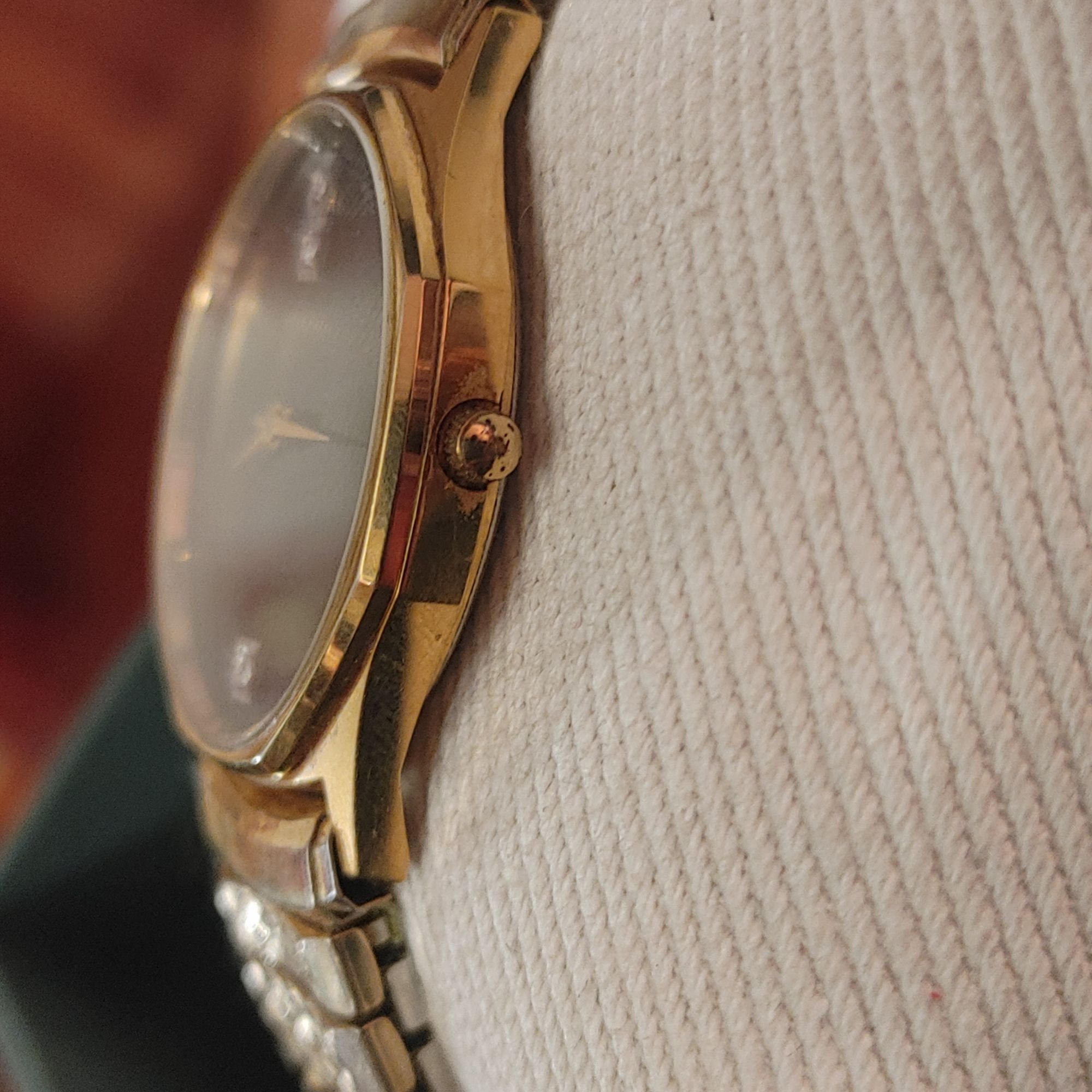 Bulova Bulova Quartz Gold Tone Watch Vintage Diamond Accents Stainl Size ONE SIZE - 8 Thumbnail