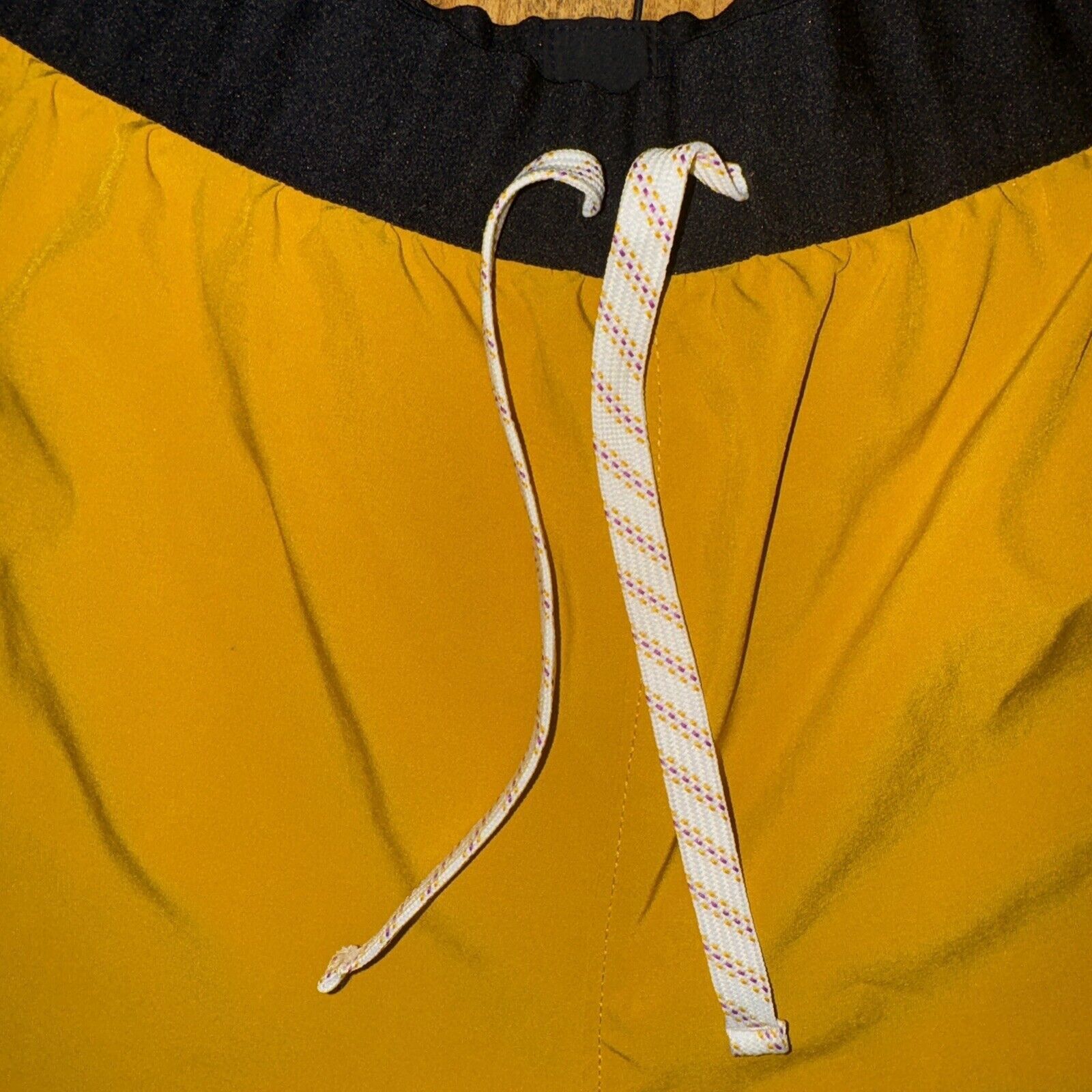 The North Face × Vintage Women’s The North Face Shorts Medium Yellow Size 28" / US 6 / IT 42 - 3 Thumbnail