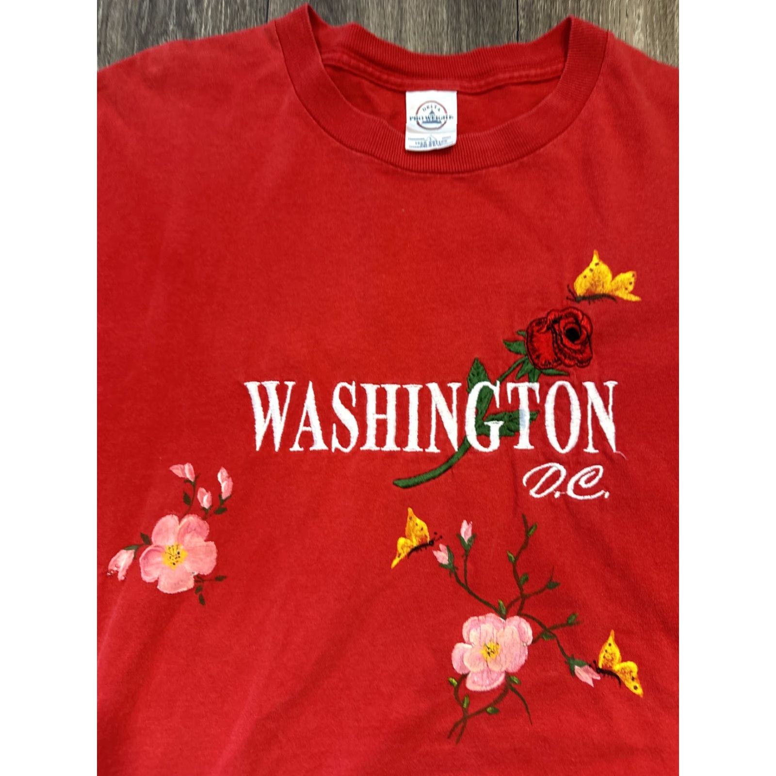 Delta VINTAGE Washington DC Embroidered Cherry Blossom Flower Red T-Shirt Large Mens L Size US L / EU 52-54 / 3 - 3 Thumbnail