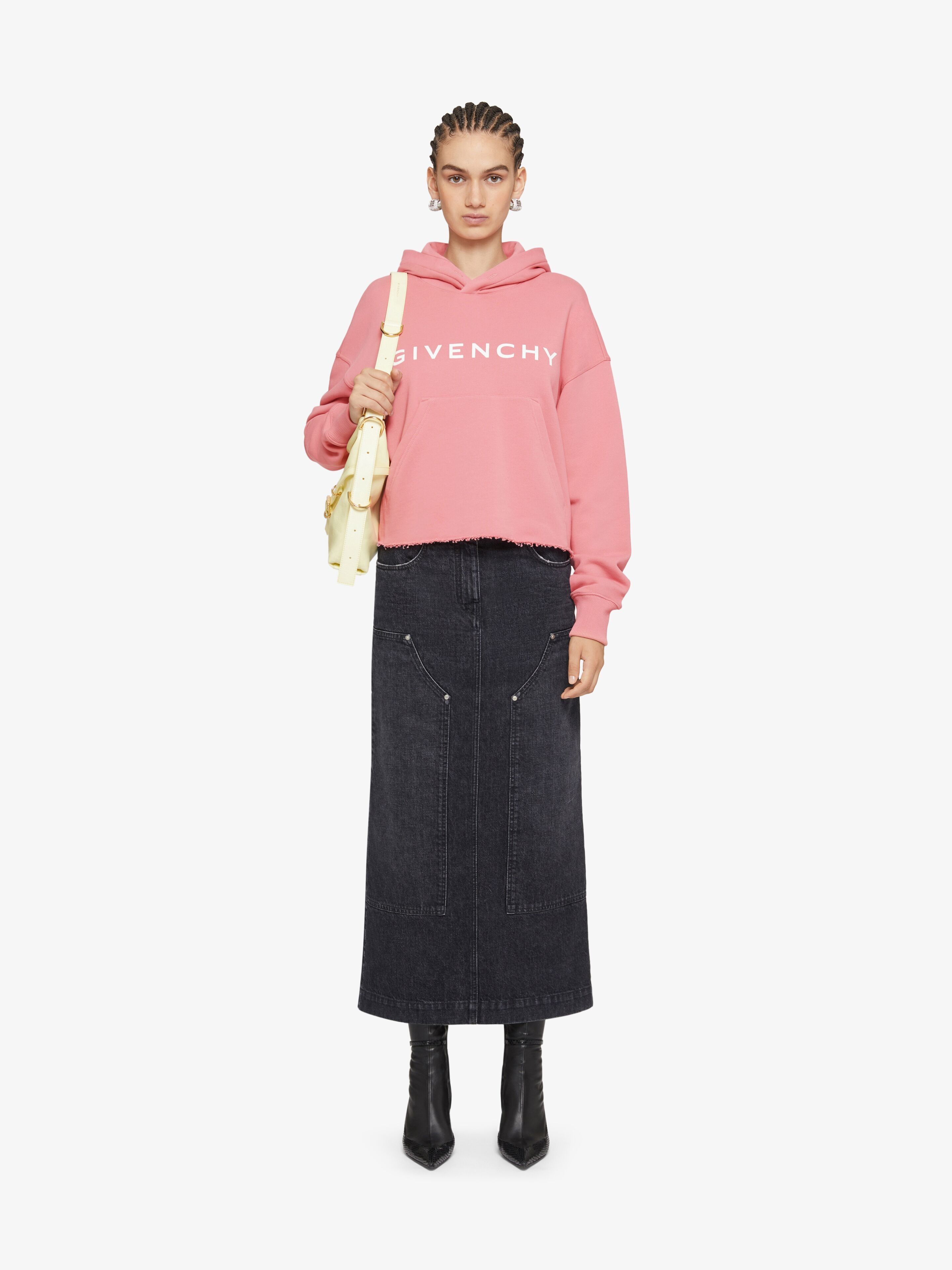 o1srvl11e0725 Cropped Hoodie in Pink