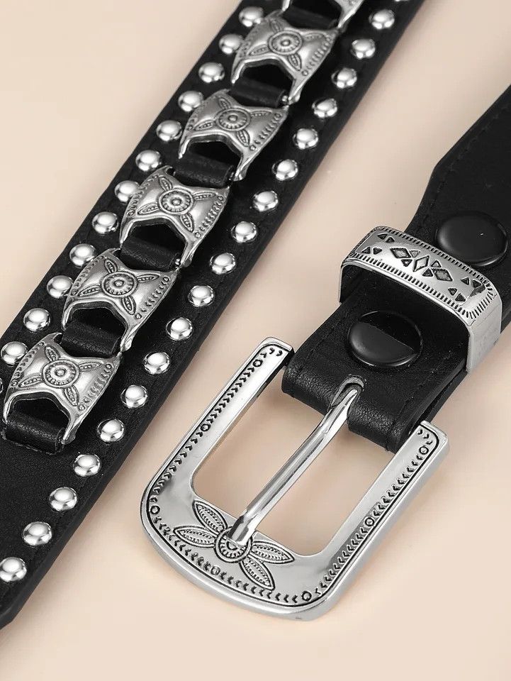 Retro studded belt
