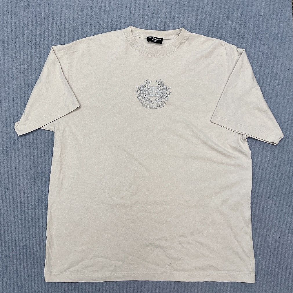 Balenciaga Balenciaga Crest Logo T-Shirt Size M Size US M / EU 48-50 / 2 - 1 Thumbnail