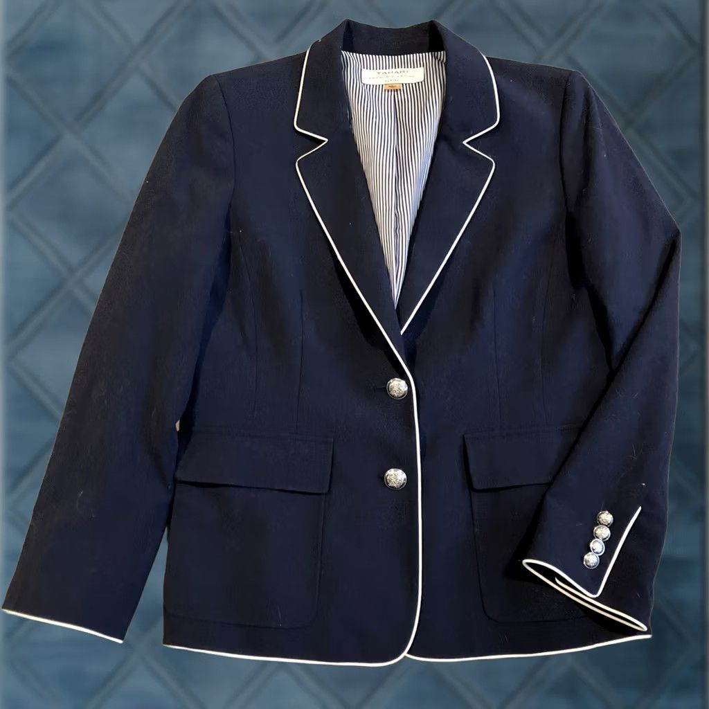 Vintage Tahari Blazer Woman Petite 10P Navy Nautical Blazer Women’s Petite 10P Blazer Navy Blue Boatneck? Size L / US 10 / IT 46 - 1 Thumbnail