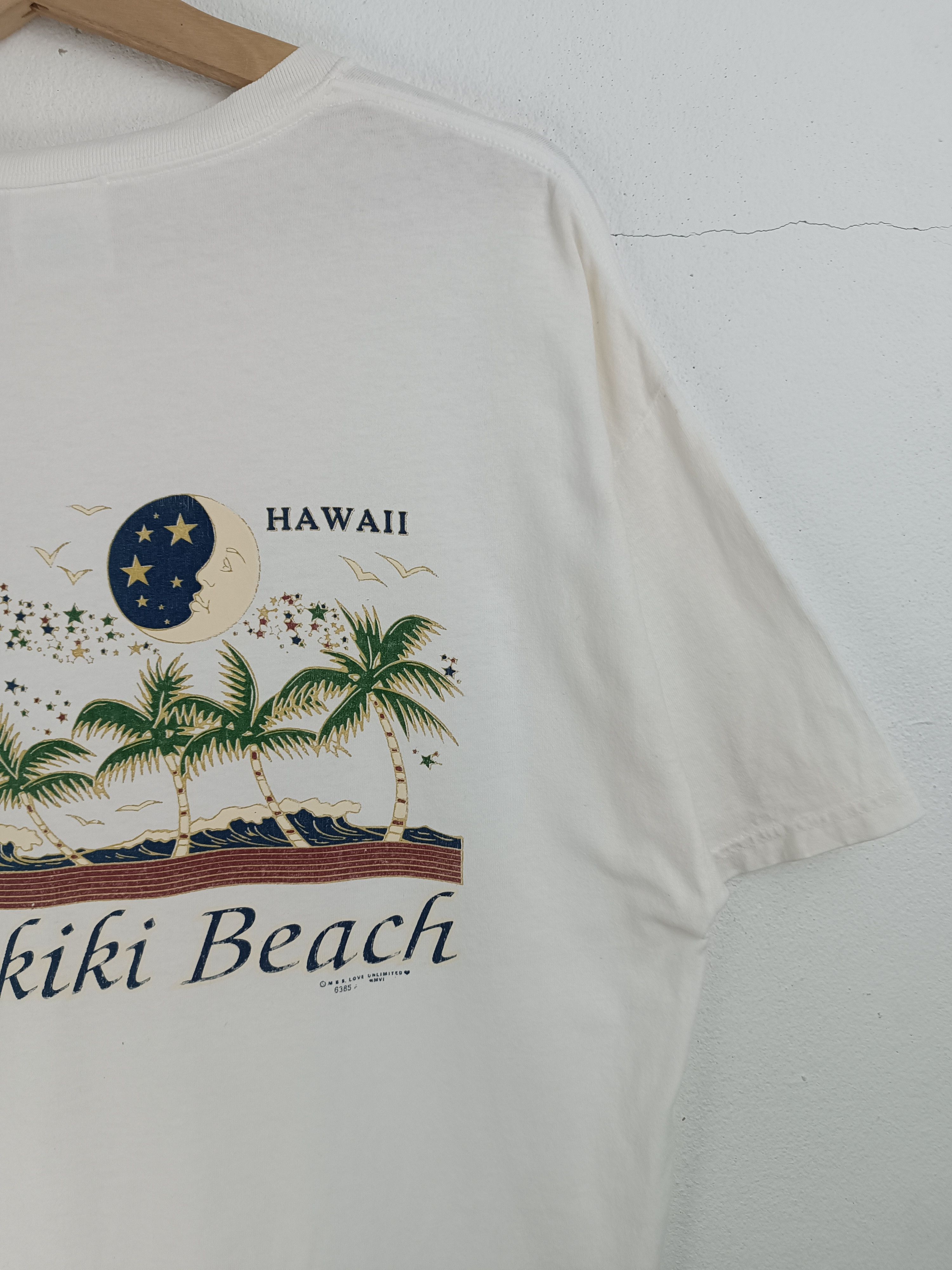 Vintage VINTAGE Y2K WAIKIKI BEACH HAWAII GUAM SURF SUN TEE Size US L / EU 52-54 / 3 - 6 Thumbnail