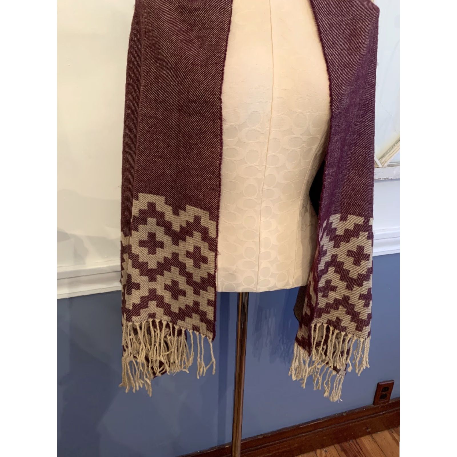 Vintage VINTAGE Fringed Reversible Print Shawl Wrap Scarf 64 x 29 Merlot Tan Shawl Wrap Women Brown Fringe Geometric Reversible Fall Winter Size ONE SIZE - 5 Thumbnail