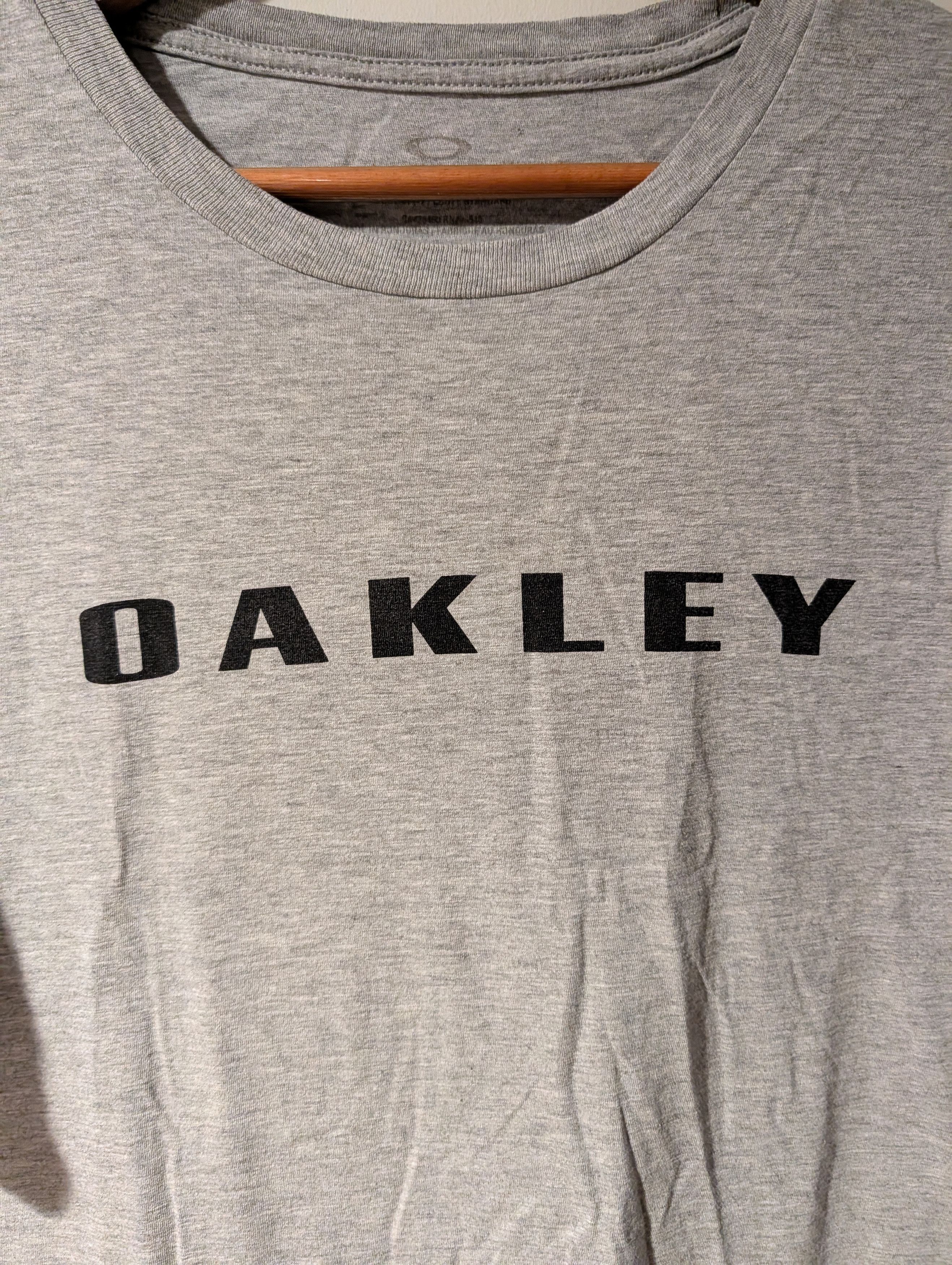 Oakley Vintage Oakley Spell Out Logo Gray Large T-Shirt Size US L / EU 52-54 / 3 - 2 Thumbnail