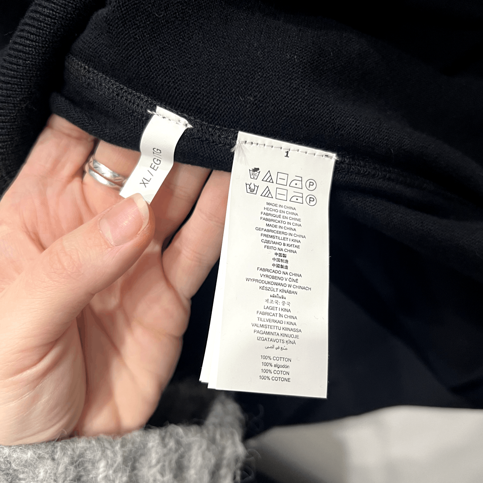 Michael Kors $178 NWT 2022 Logo Print Cotton Hooded Sweatshirt Size US XL / EU 56 / 4 - 6 Thumbnail