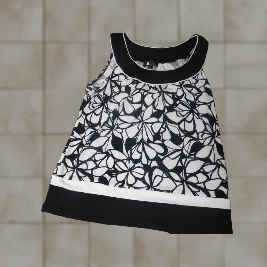 Vintage AB Studio Blouse Sleeveless Black Floral Knit Polyester Round Neck Pullover Regular Womens S Small Casual Eyelet Pleated Modern 2020s Style Girls? Size S / US 4 / IT 40 - 1 Thumbnail