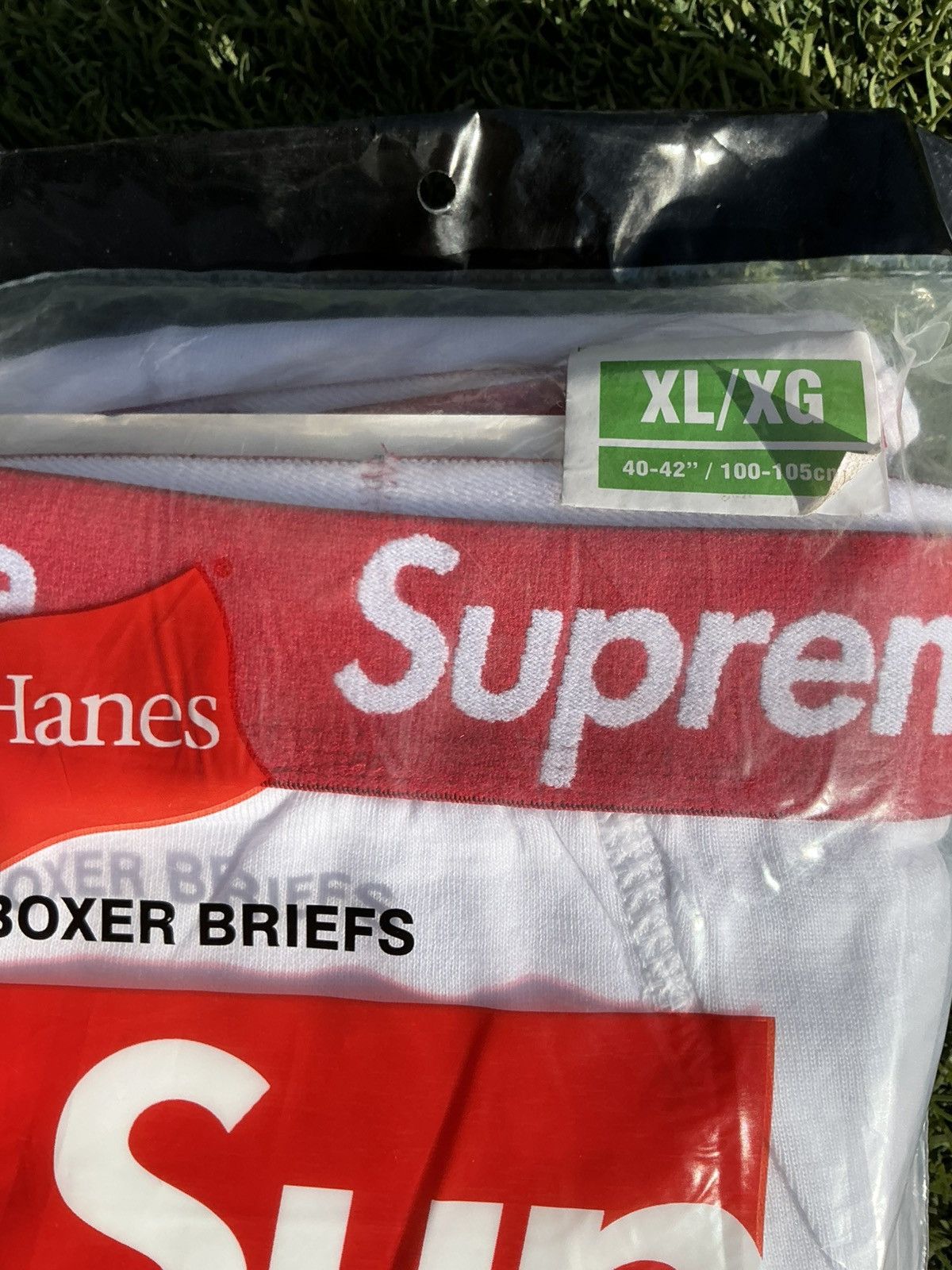 Designer × Supreme Supreme x Hanes Size 42 - 5 Thumbnail