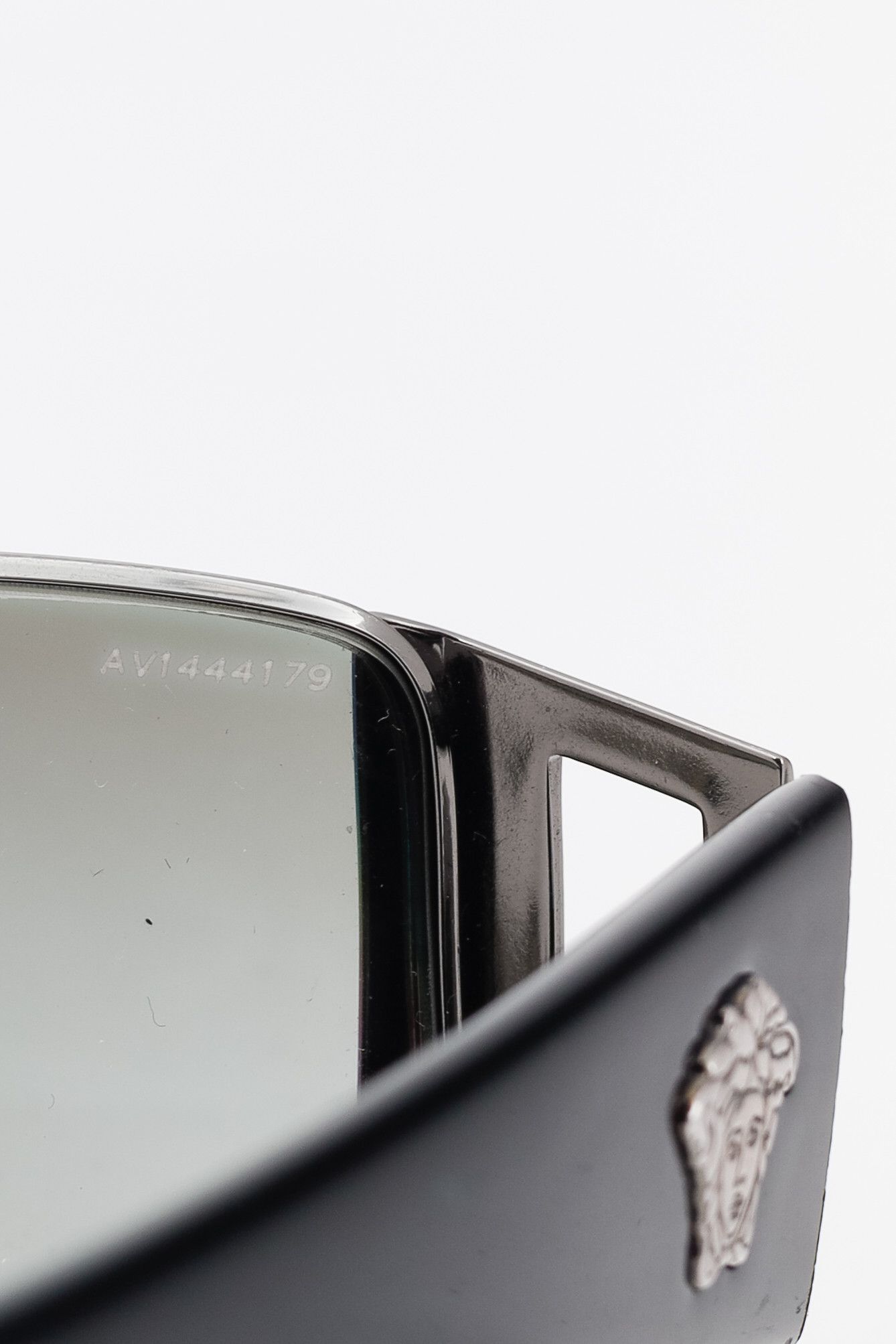Versace Versace VE2021 Black Medusa-Temple Rectangle Sunglasses Size ONE SIZE - 7 Thumbnail