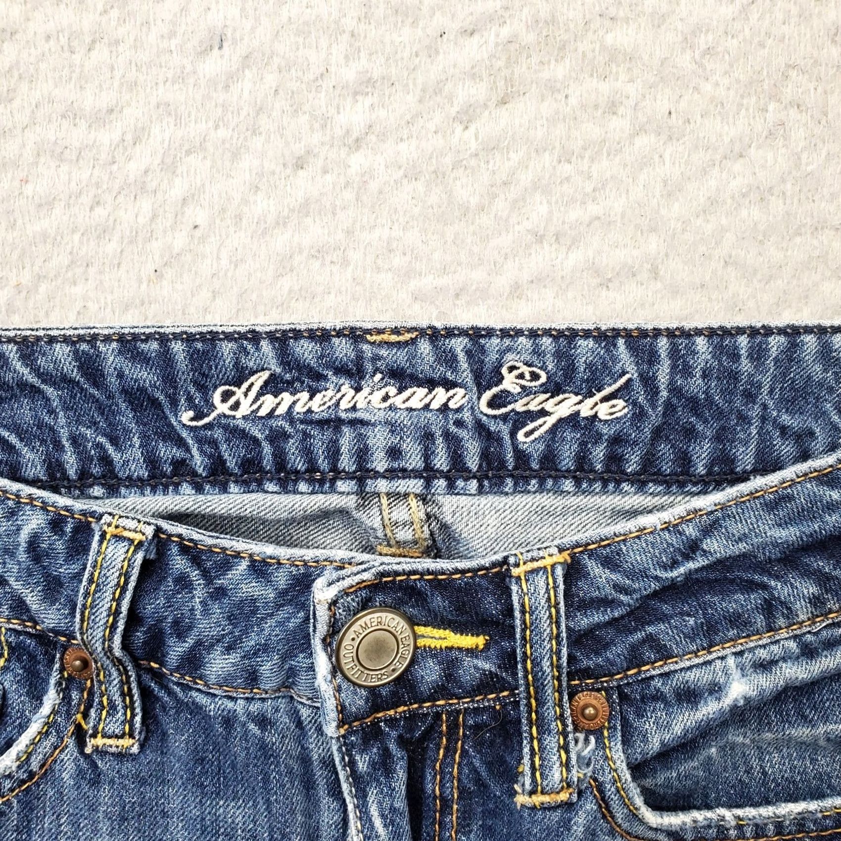 American Eagle Outfitters American Eagle Outfitters Live Your Life Jeans Shorts Womens Size 2 Blue Denim Bermuda Casual 5-Pocket Distressed Denim Size 26" / US 2 / IT 38 - 3 Thumbnail