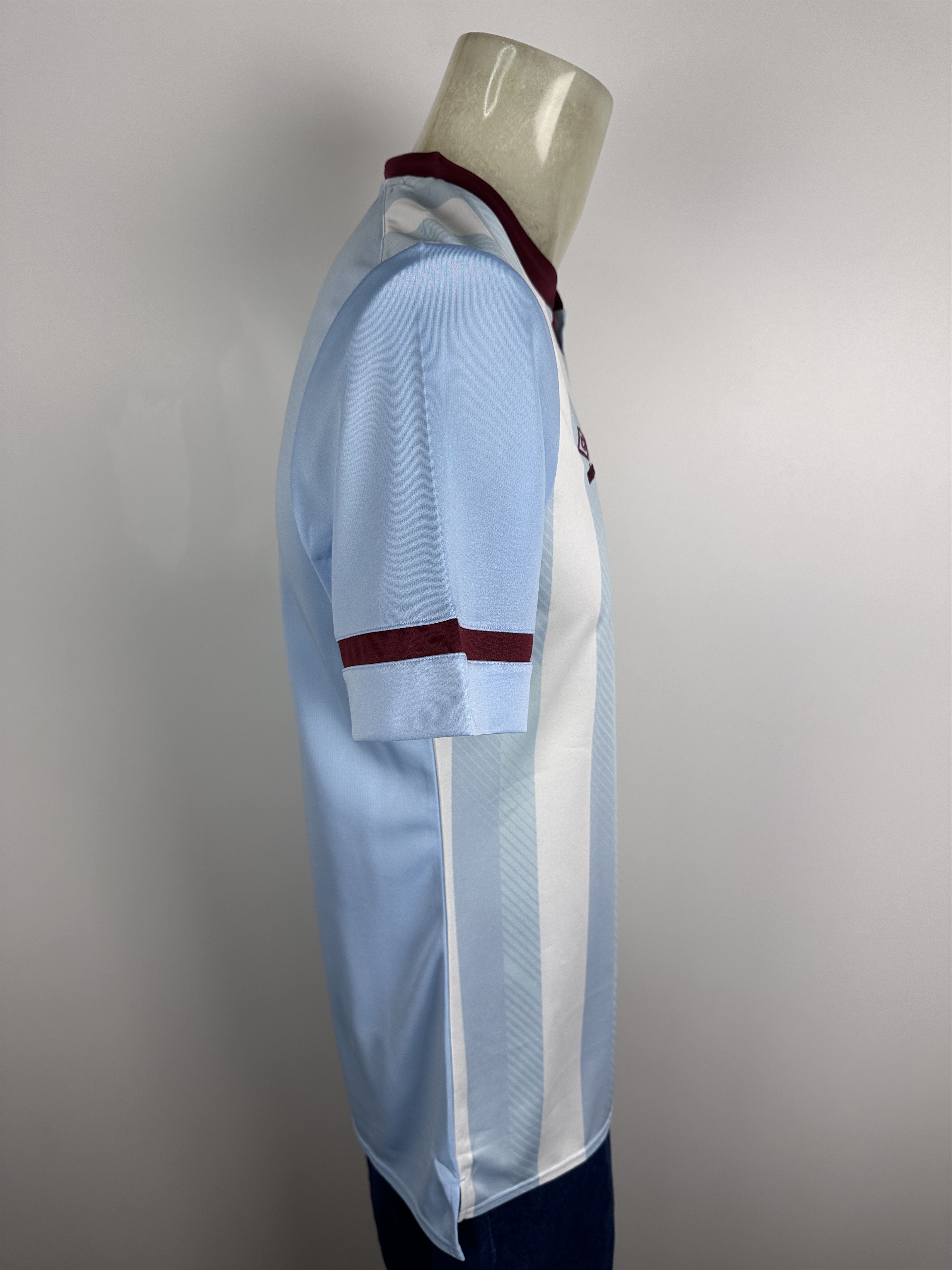 Umbro West Ham United 2021 2022 Football Shirt Soccer Jersey Umbro Size US M / EU 48-50 / 2 - 8 Thumbnail