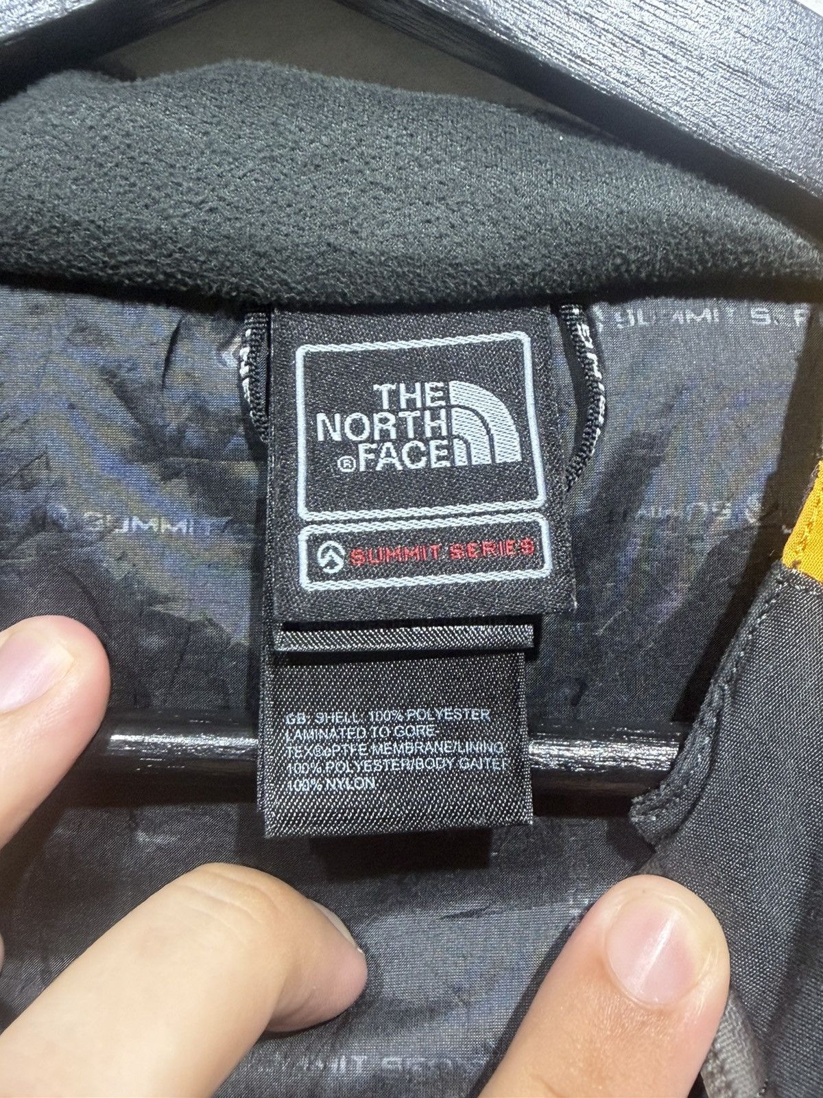 The North Face Vintage The North Face Summit Series Goretex Jacket Size US L / EU 52-54 / 3 - 3 Thumbnail