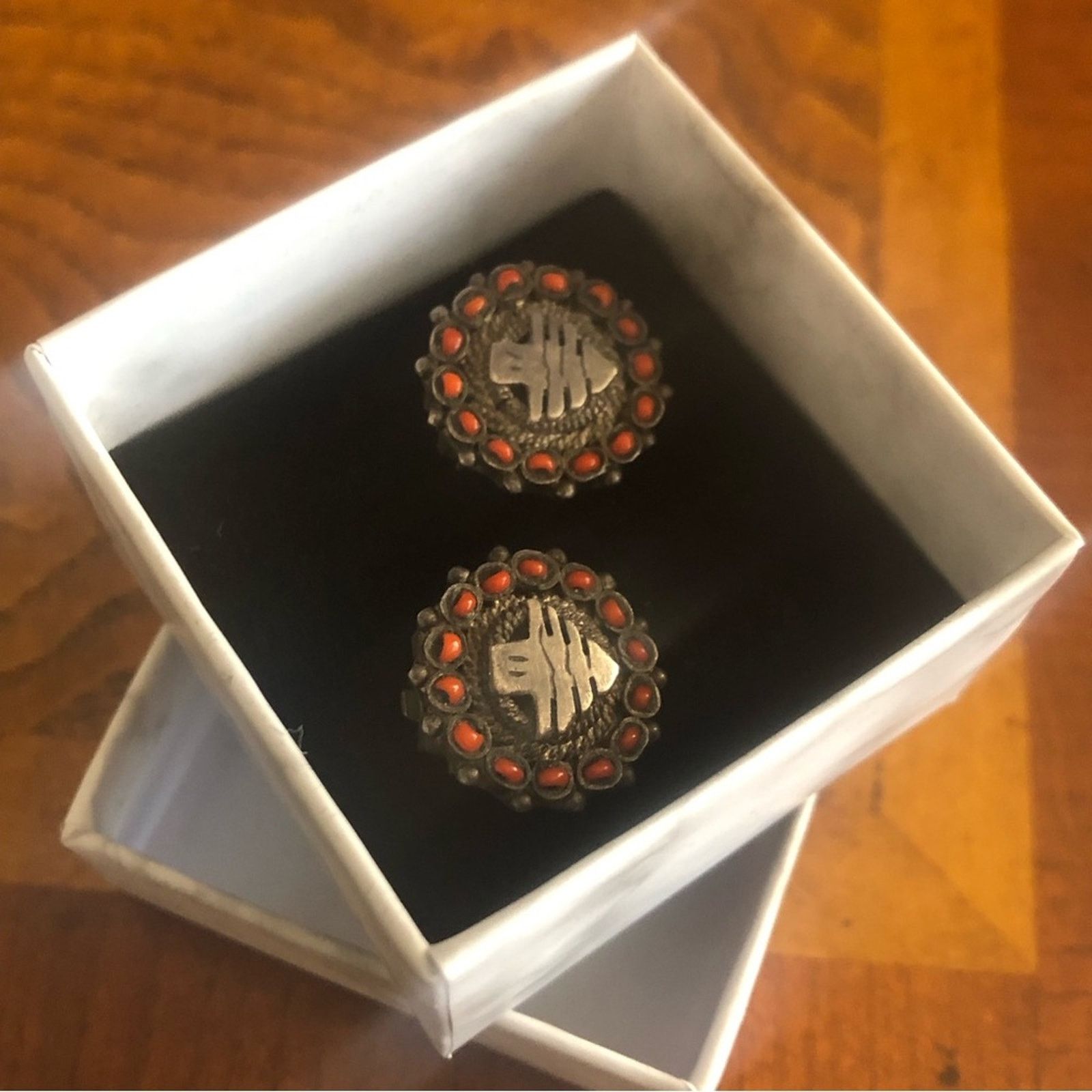 Vintage Vintage handcrafted inlaid stone Aztec clip on earrings Size ONE SIZE - 2 Thumbnail