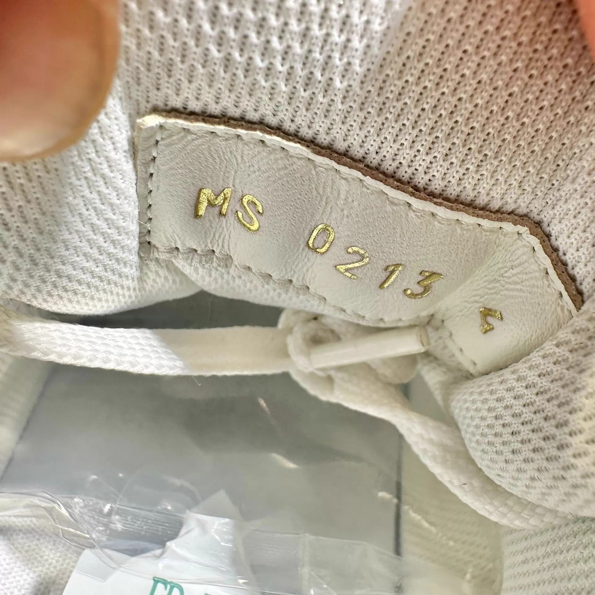 Louis Vuitton Louis Vuitton Trainer White Blue Denim 4/38 Worn once Size US 7.5 / IT 37.5 - 6 Thumbnail
