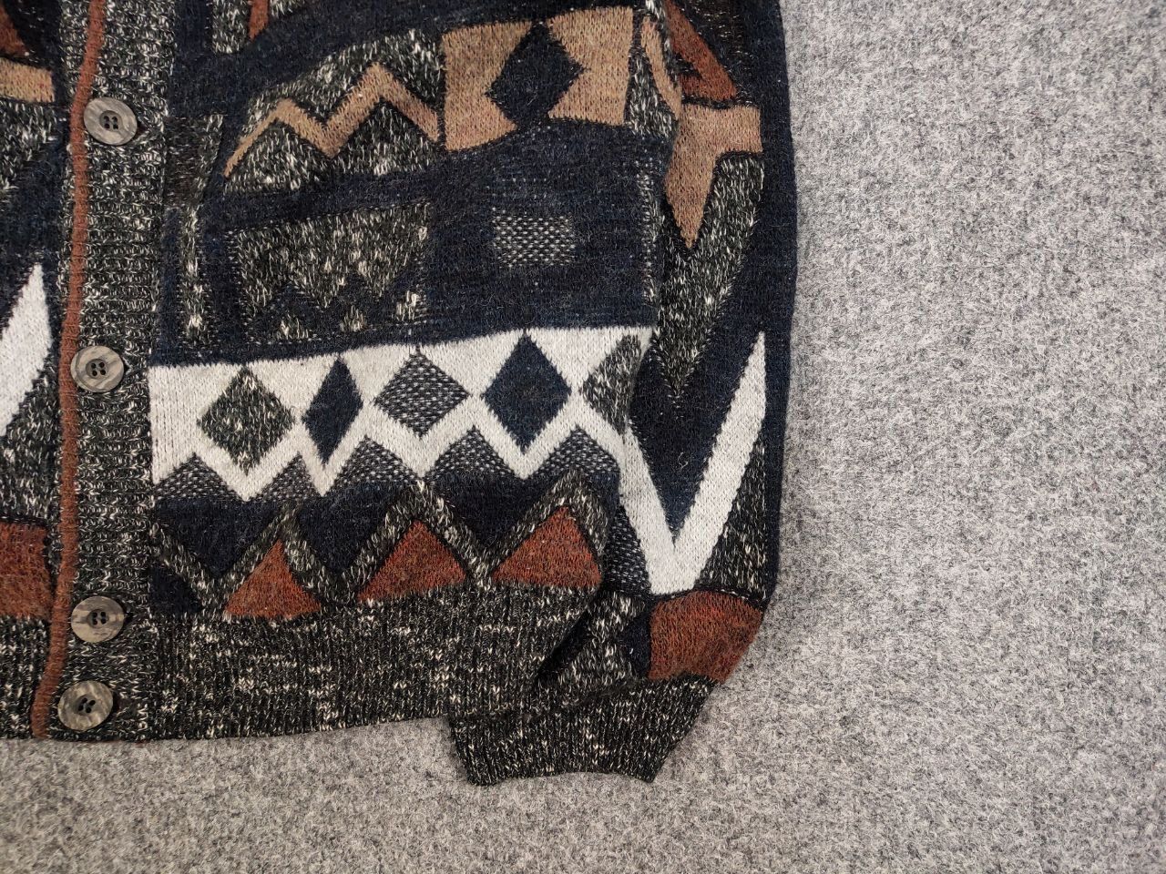 Japanese Brand Vintage 90's Japanese Style Knit Art Gray Pattern Cardigan Size US L / EU 52-54 / 3 - 10 Thumbnail