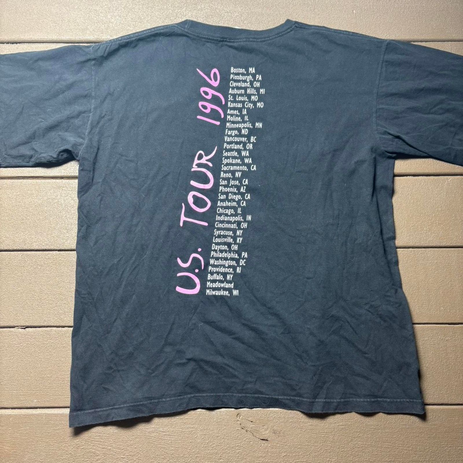 Vintage Vintage 1996 Neil Diamond Tour Concert Shirt Size US XL / EU 56 / 4 - 5 Thumbnail