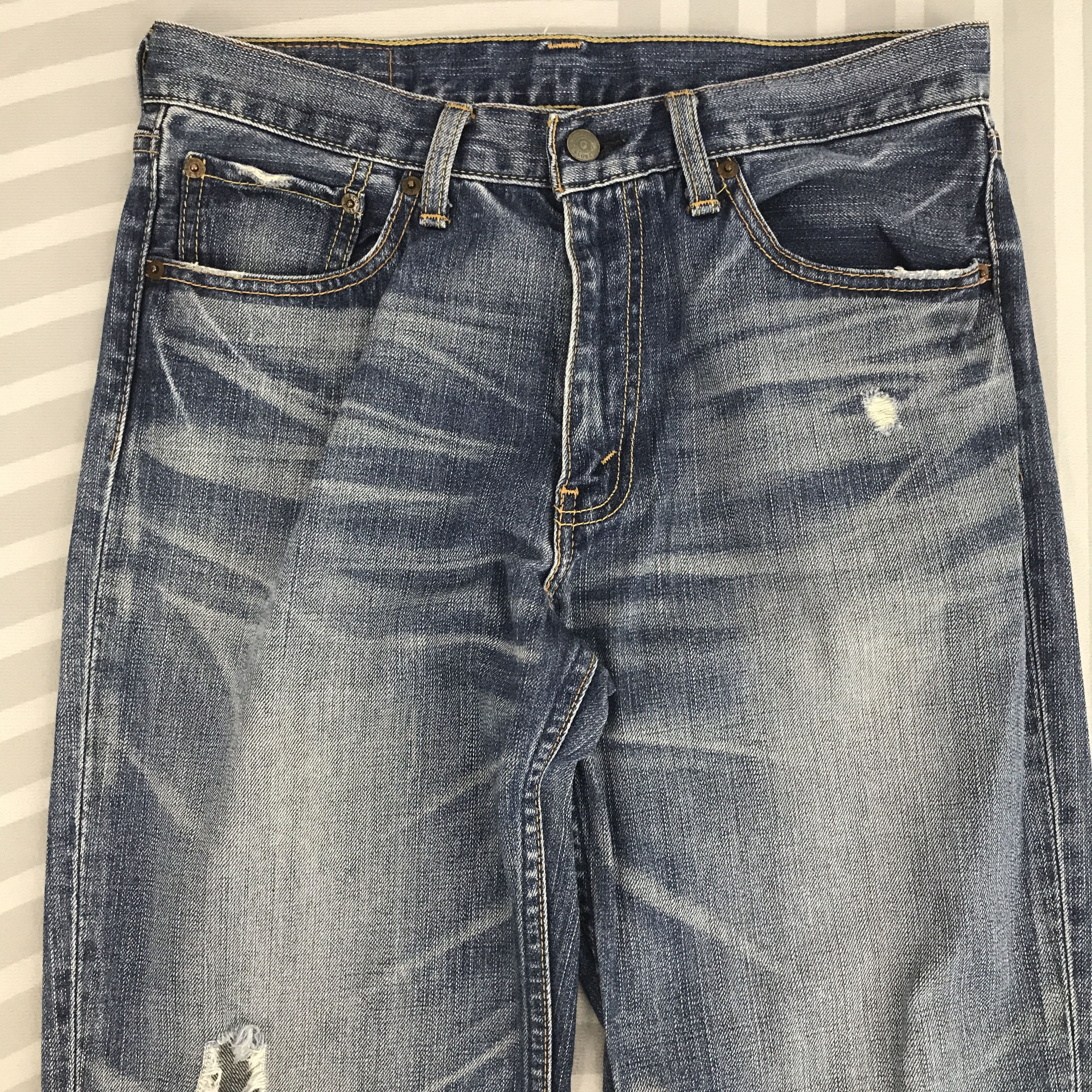 Levi's × Vintage Vintage Levi's 702 Faded denim Distressed jeans pants Size US 32 / EU 48 - 2 Thumbnail