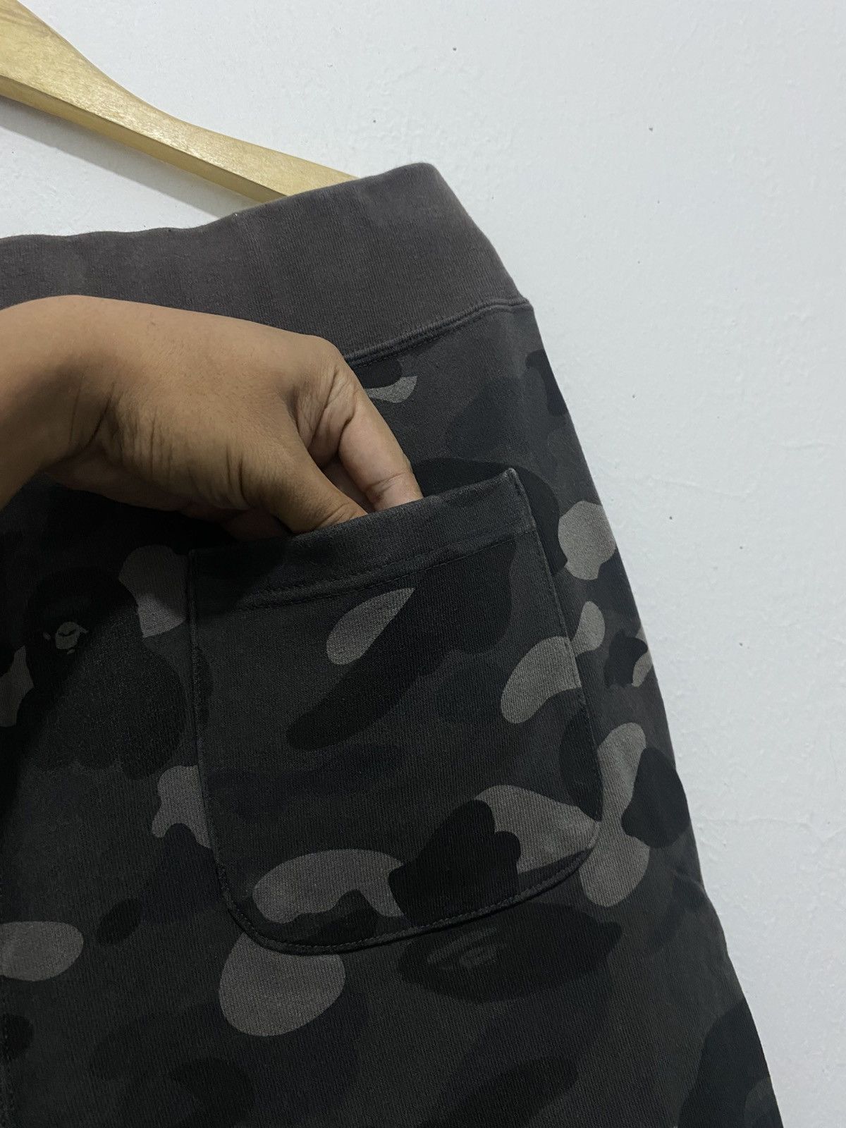 Bape A Bathing Ape Bape Tiger Black Camo Sweatpants Size US 34 / EU 50 - 5 Thumbnail
