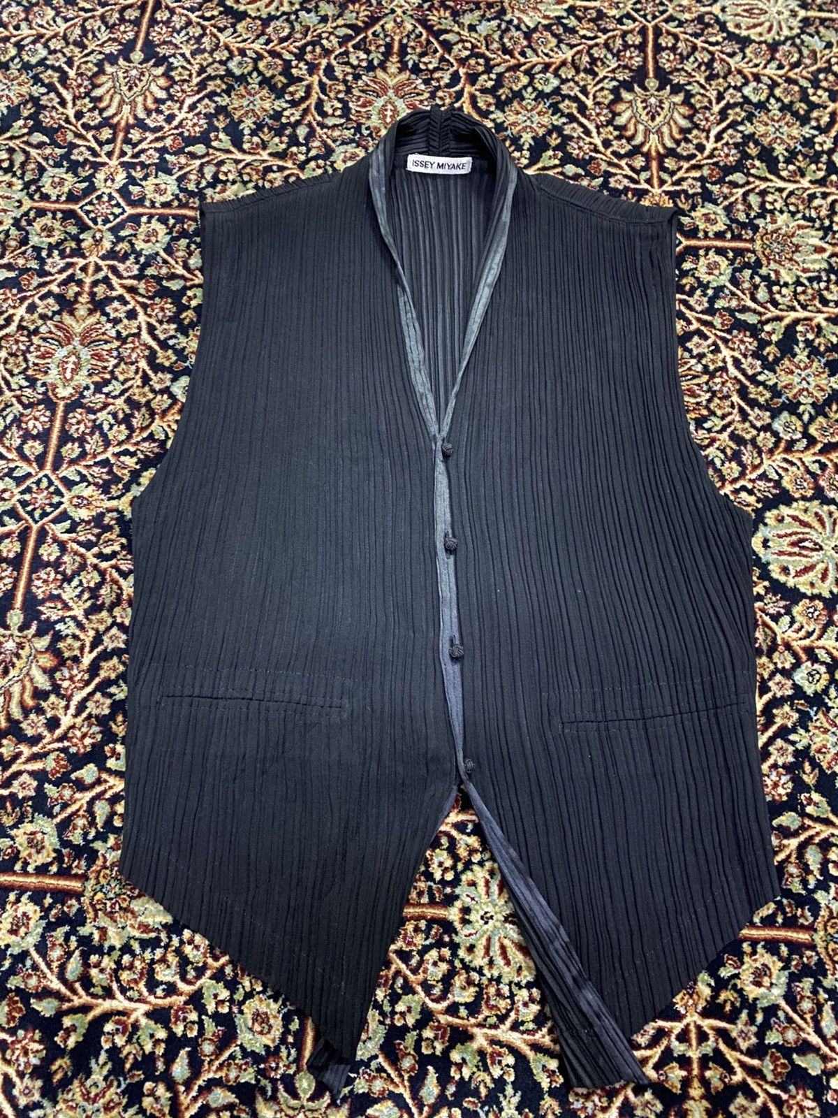 Issey Miyake RARE ISSEY MIYAKE PLEATS STYLE VEST Size L / US 10 / IT 46 - 2 Thumbnail