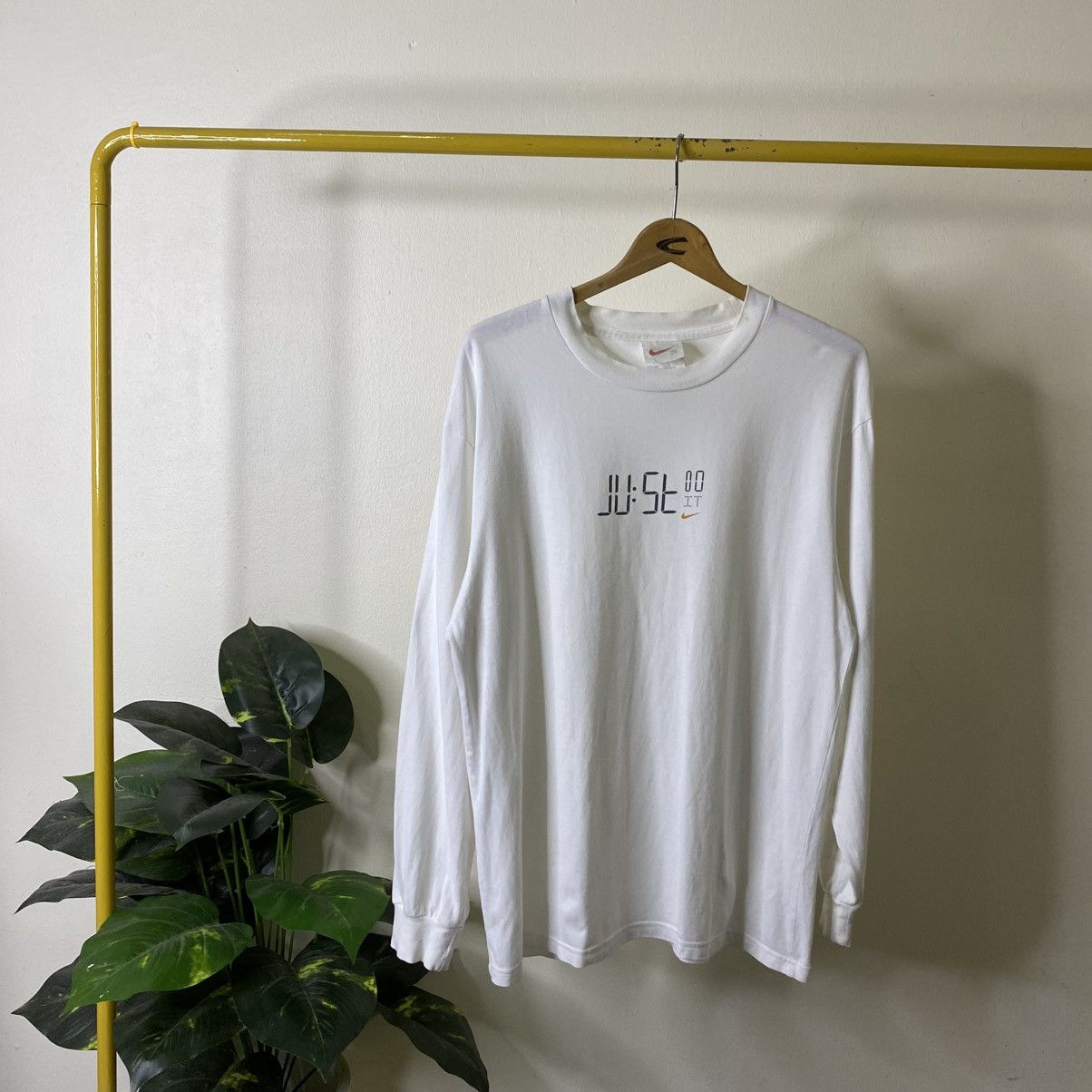 Nike 1990s Nike Just Do It Digital Clock Font Skater LS T Shirt Size US L / EU 52-54 / 3 - 1 Thumbnail