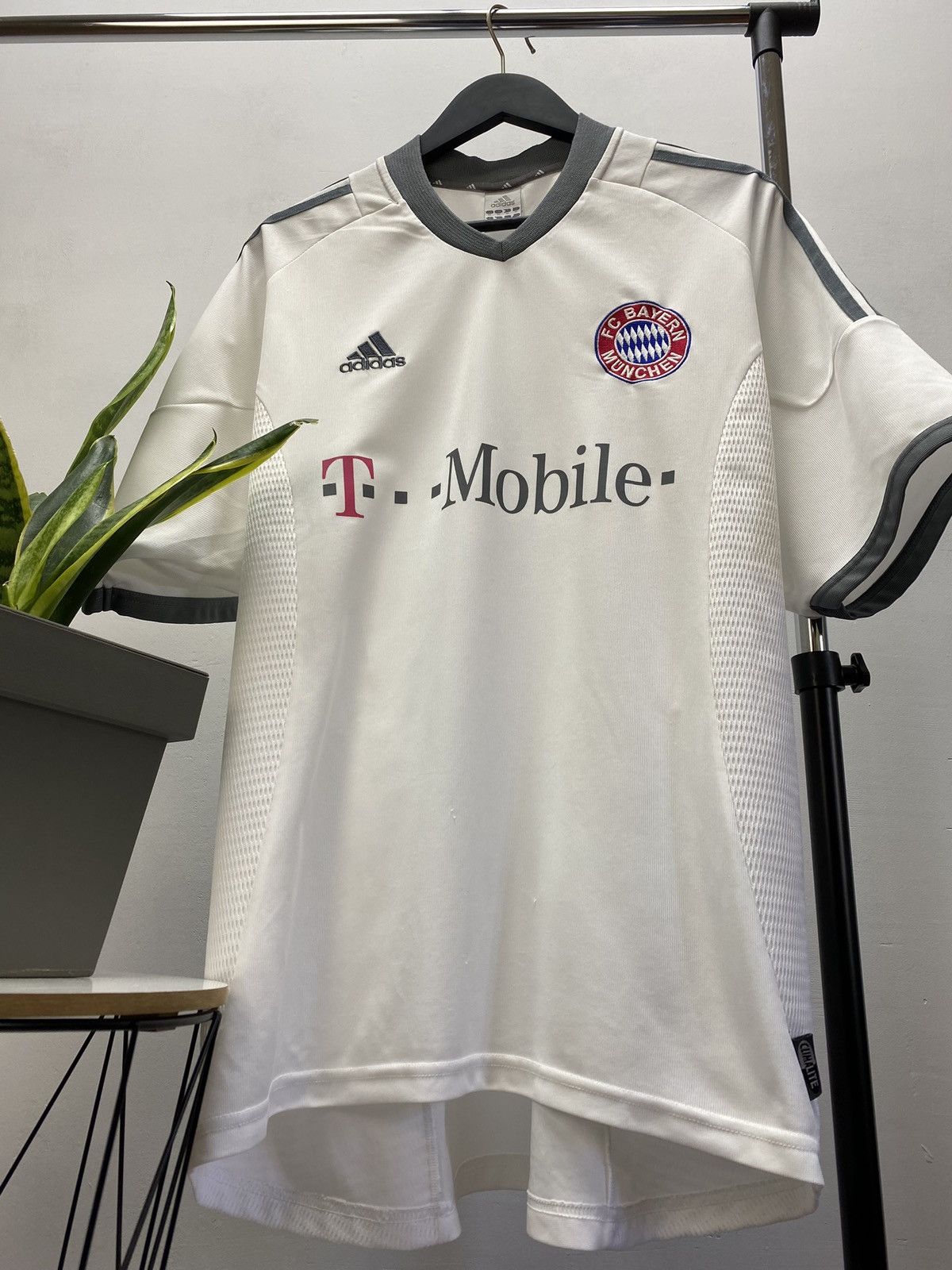Adidas × Vintage Adidas Bayern Munich 2002 2004 Away Soccer Football Jersey Size US XL / EU 56 / 4 - 4 Thumbnail
