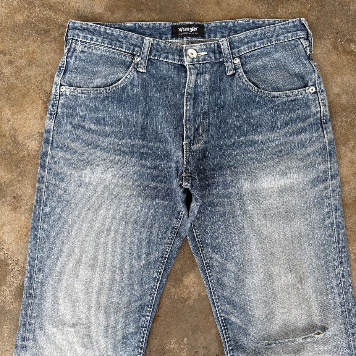 Wrangler VINTAGE WRANGLER FLARE LIGHT WASH DENIM JEANS PANTS Size US 33 - 2 Thumbnail