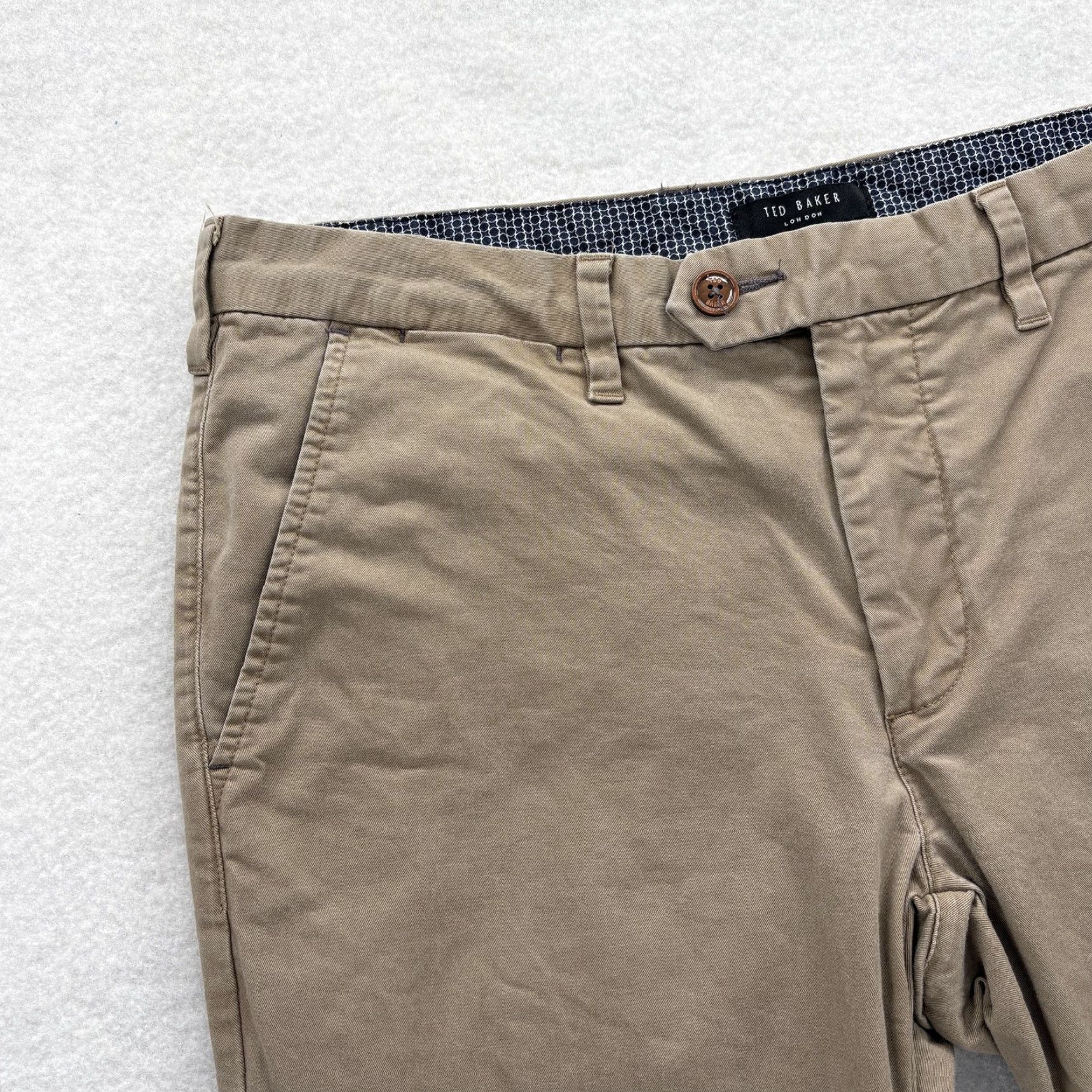 Ted Baker Ted Baker Pants Mens 31R Brown Khaki Stretch Chino Slim Fit Flat Front Casual Shirt Size US 31 - 3 Thumbnail