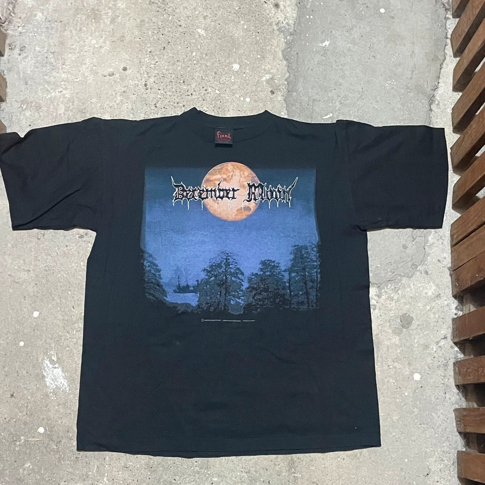 Band Tees December Moon 1996 t-shirt Size US XL / EU 56 / 4 - 1 Thumbnail
