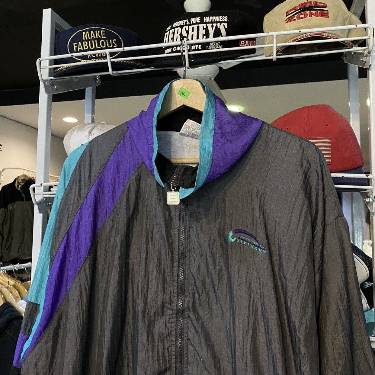 Givenchy Vintage Givenchy Activewear Full Zip Windbreaker Jacket Size US L / EU 52-54 / 3 - 3 Thumbnail