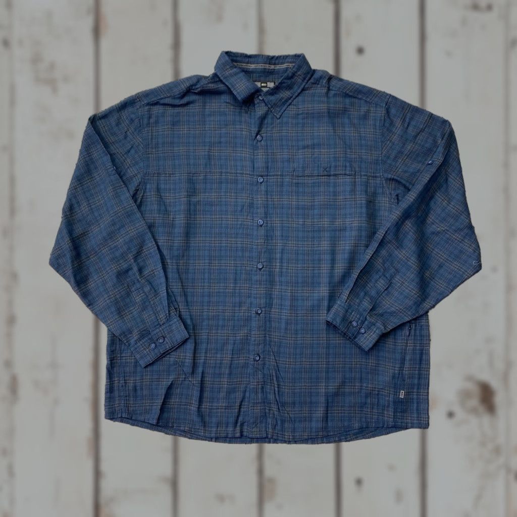 Vintage REI Shirt Mens XL Blue Performance Athleisure Vented Hiking Outdoor Button-Up Shirt Size US XL / EU 56 / 4 - 1 Thumbnail