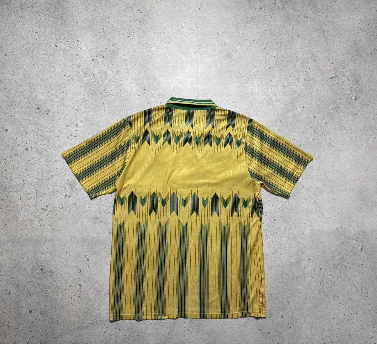 Umbro Umbro FC Celtic 1989/1990 Vintage Soccer Jersey Rare Size US L / EU 52-54 / 3 - 7 Thumbnail