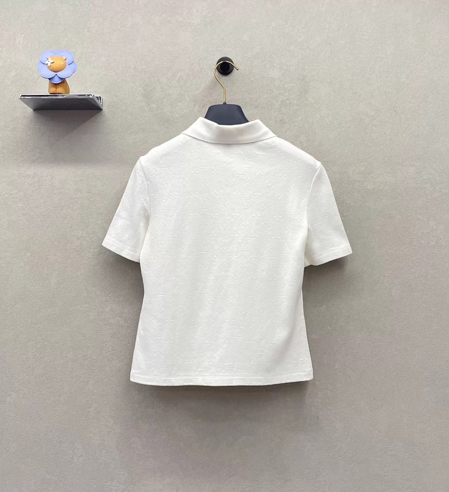 Louis Vuitton LV Women's Short Polo Vertical Buttons Slim Size S / US 4 / IT 40 - 2 Thumbnail