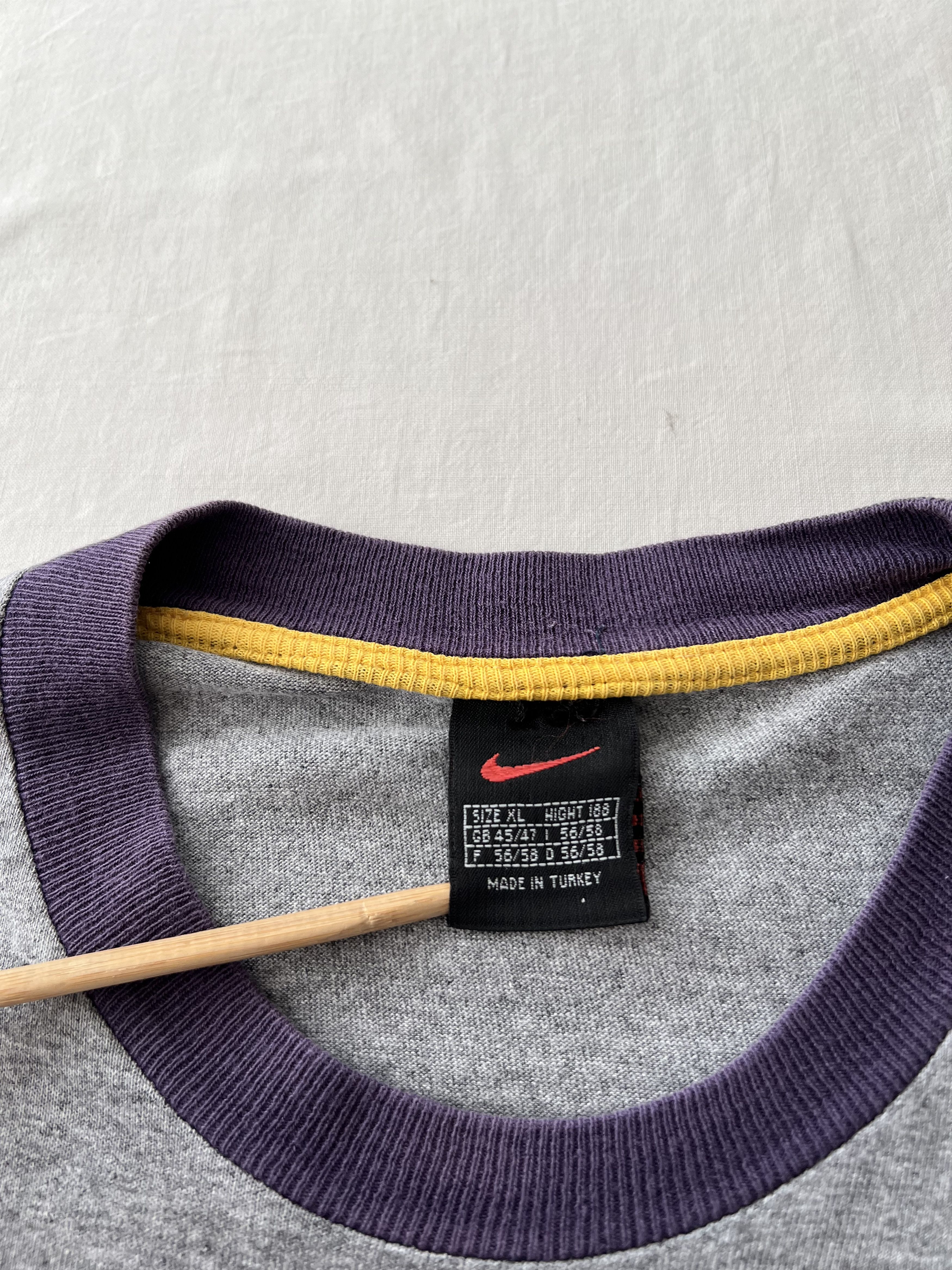 Nike Vintage 90s Nike Embroidered Logo Gray T-shirt Size US XL / EU 56 / 4 - 8 Thumbnail