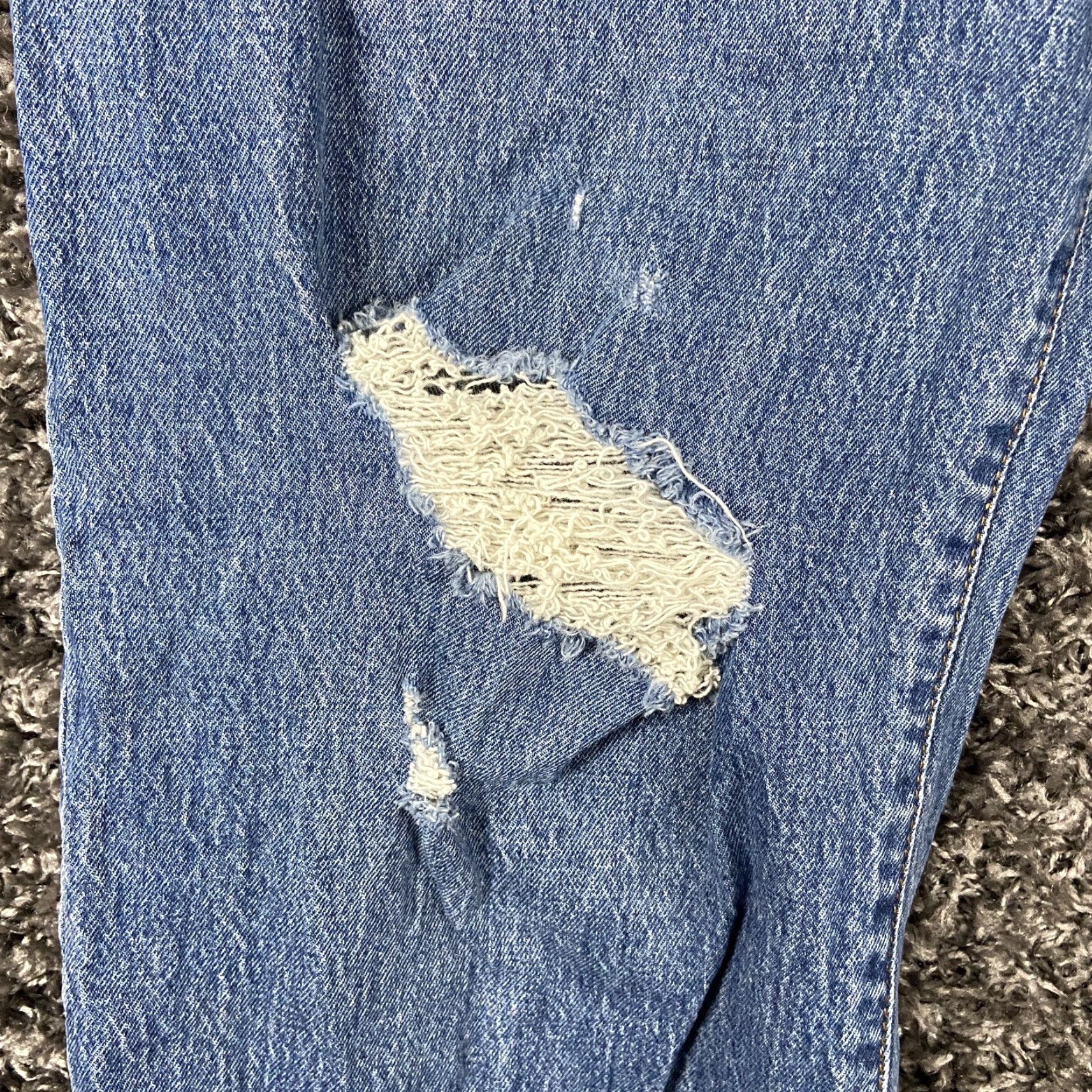 Vintage VINTAGE Universal Thread Jeans Women 14 Blue Distressed Straight Size ONE SIZE - 3 Thumbnail