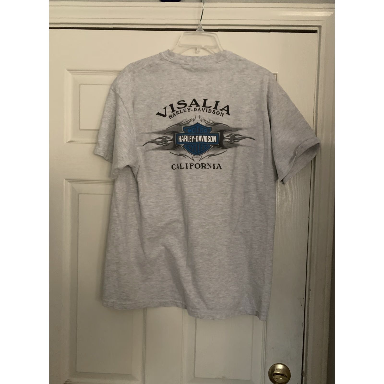 Harley Davidson **Harley Davidson Mens Gray Large T-Shirt California** User: **Harley Davidson Mens Large Gray T-Shirt** Size US L / EU 52-54 / 3 - 4 Thumbnail