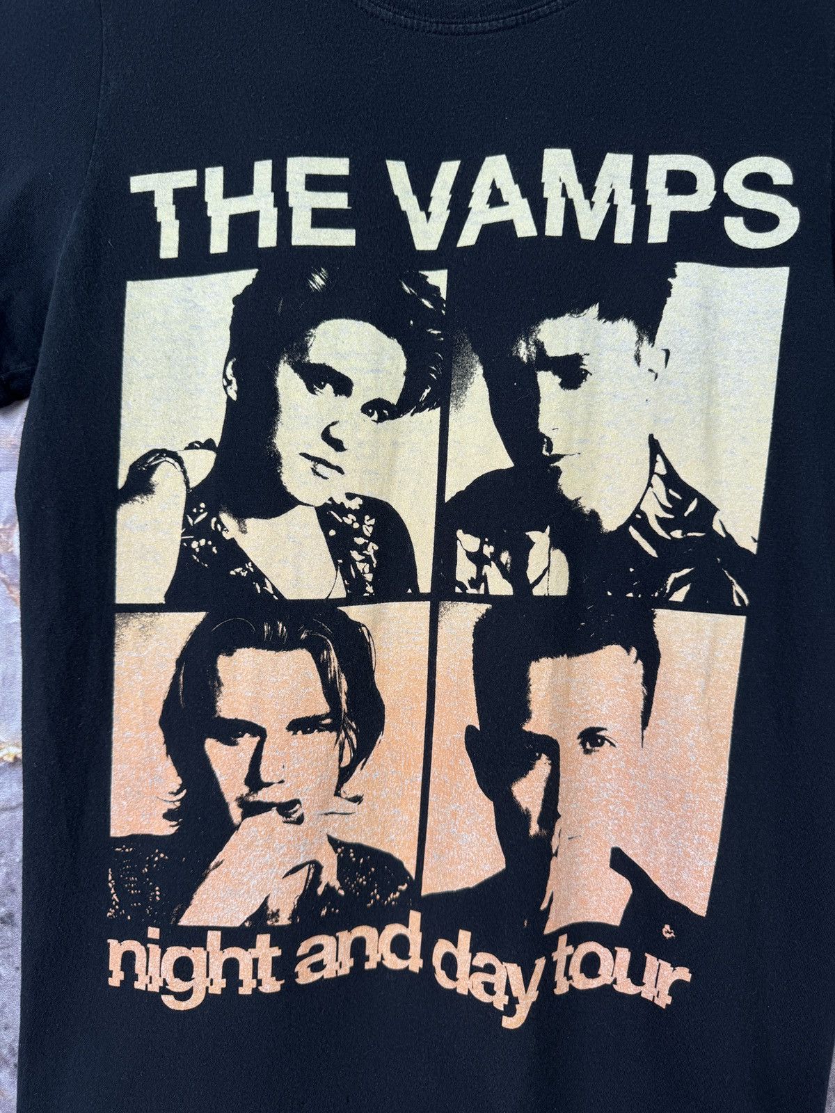 Vintage The Vamps Night & Day Tour Vintage Concert Graphic T-Shirt Size US S / EU 44-46 / 1 - 5 Thumbnail
