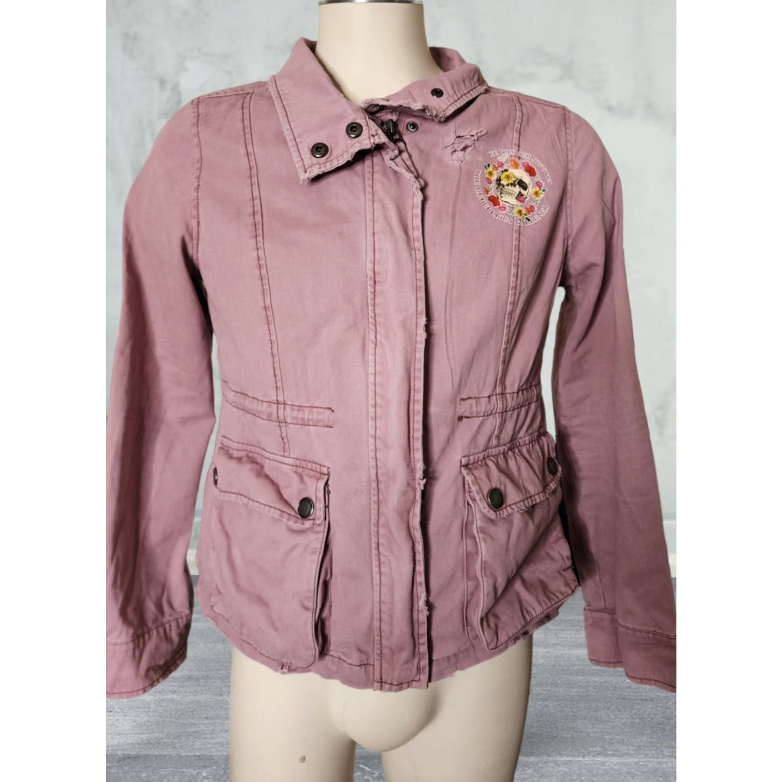 Denime VINTAGE Upcycled Pink Denim Jacket Skeleton Skull Rebellious Gardener Women's M Mauve Size M / US 6-8 / IT 42-44 - 2 Thumbnail