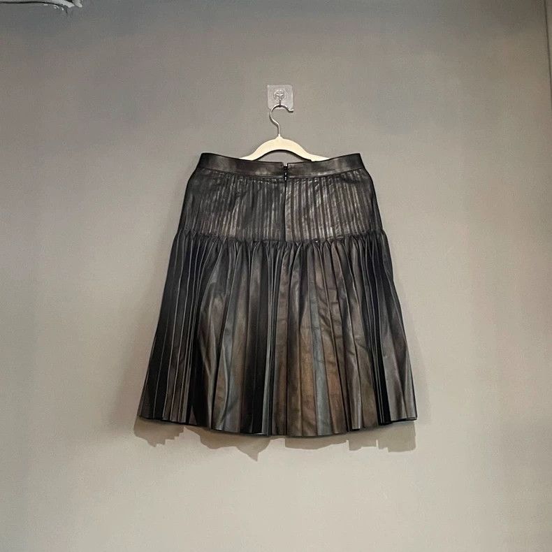 Givenchy Givenchy Black Full Leather Skirt Size 40 Size XS / US 0-2 / IT 36-38 - 2 Thumbnail