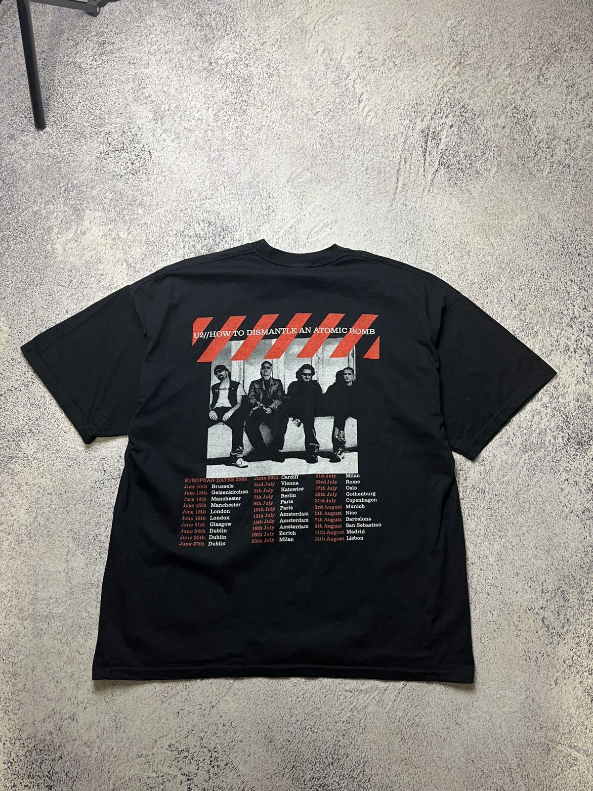 Band Tees Vintage 2005 U2 How To Dismantle An Atomic Bomb Faded Tee Size US XL / EU 56 / 4 - 1 Thumbnail