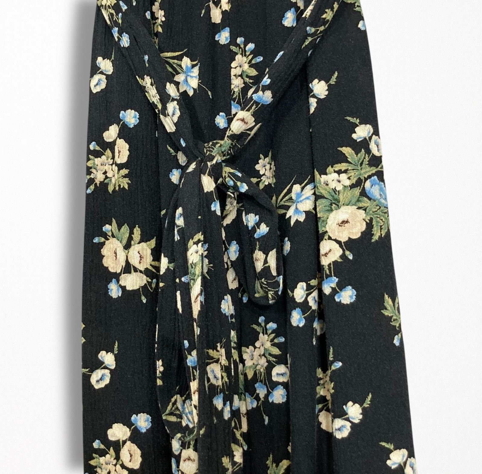 American Eagle Outfitters Floral Jumpsuit with Ruffle Detail Size 26" / US 2 / IT 38 - 4 Thumbnail
